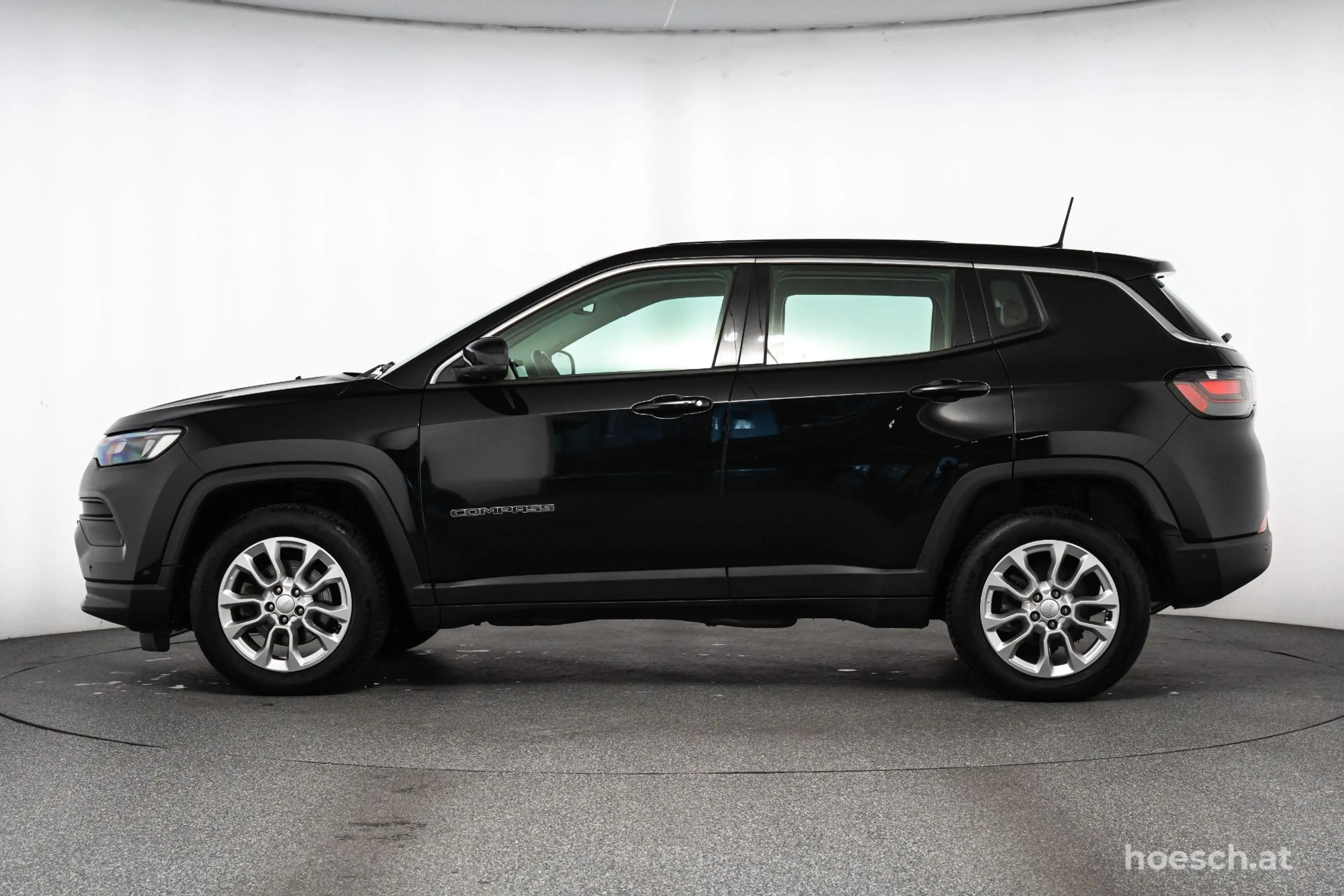 Jeep Compass T4 130 Aut. WINTER-PAKET LED 360° ACC ++ — photo 3