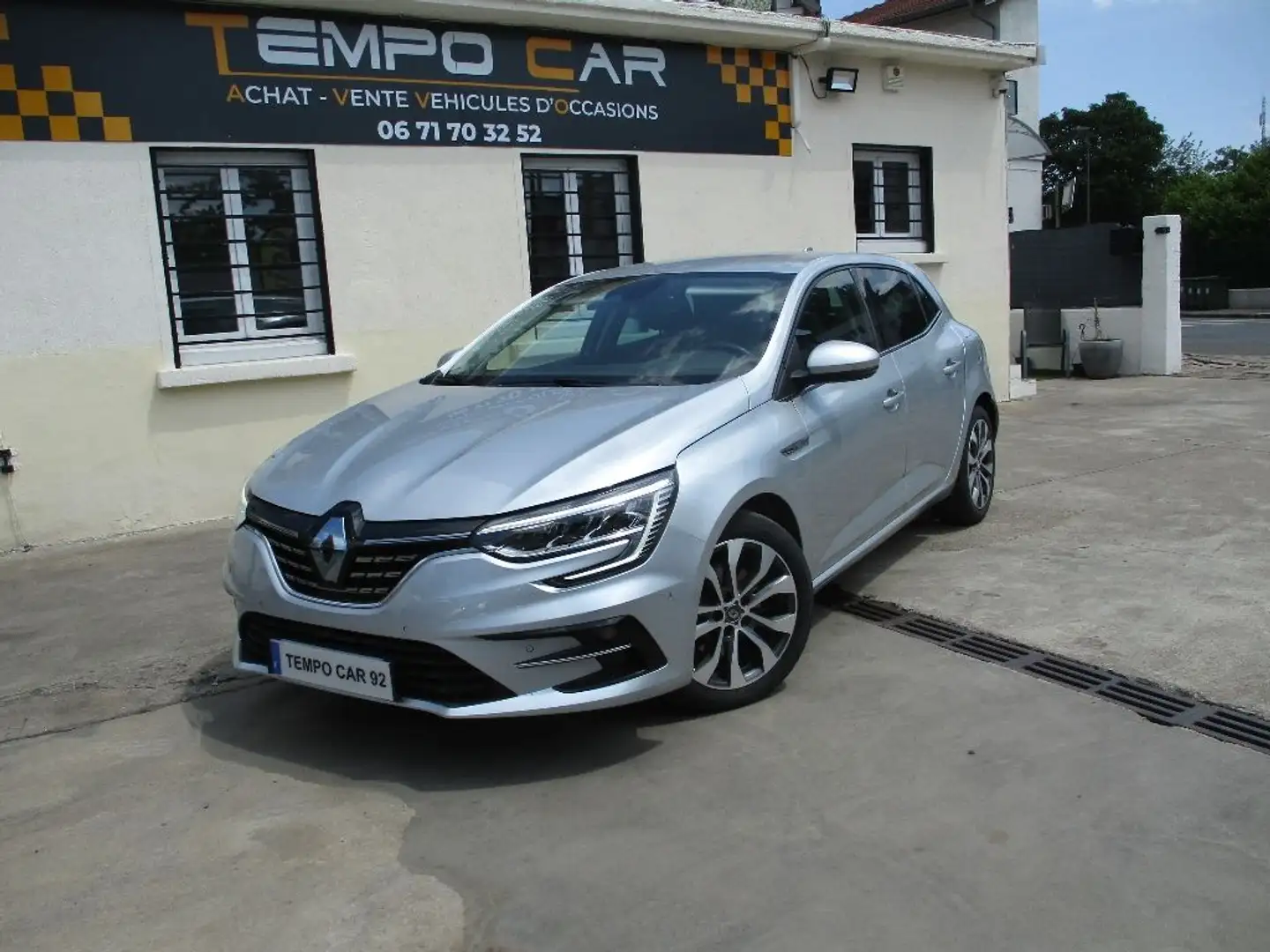 Renault Megane IV BERLINE Mégane IV Berline E-TECH Plug-In Hybrid Gris - 1