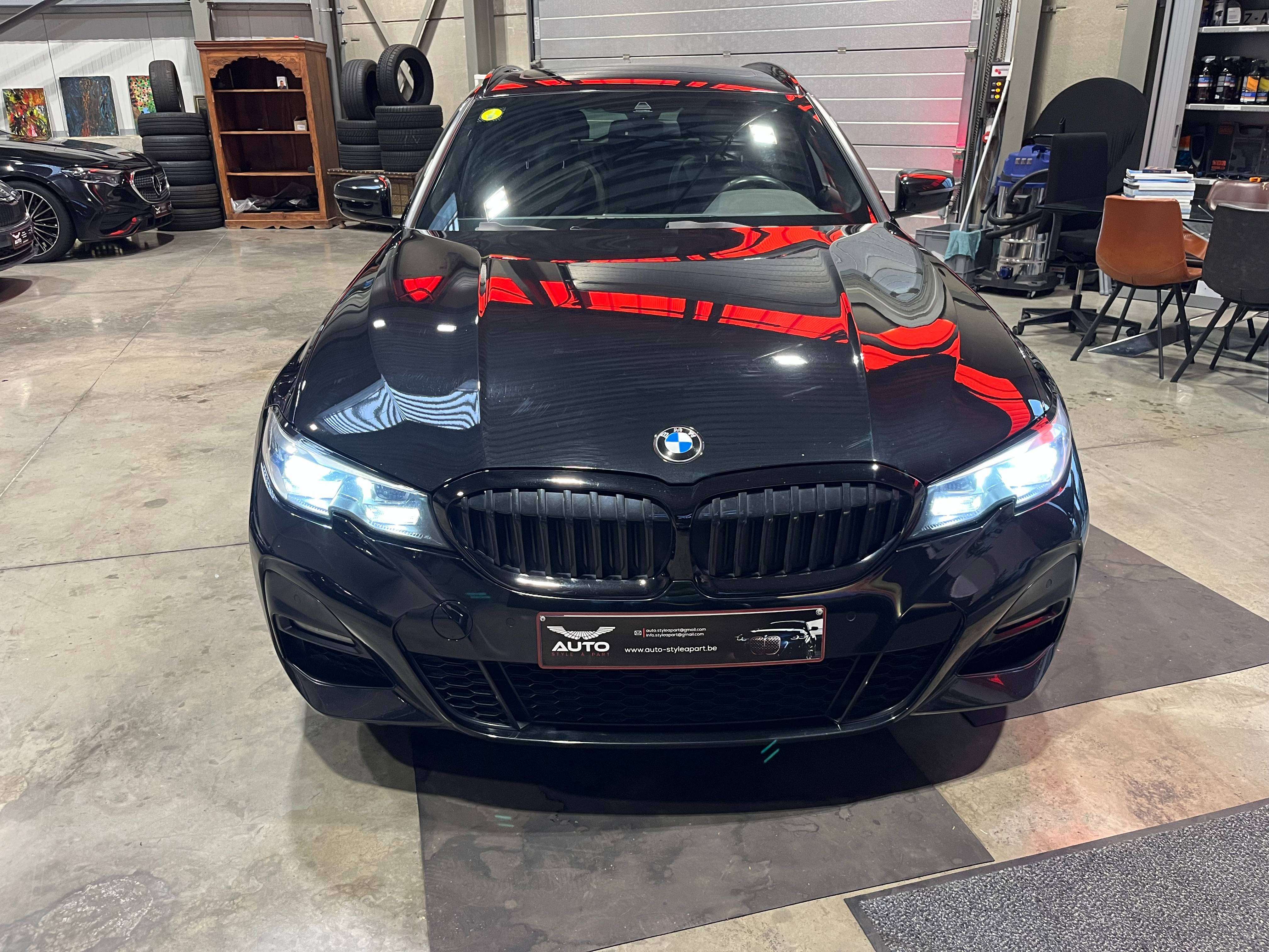 2021 BMW 318
