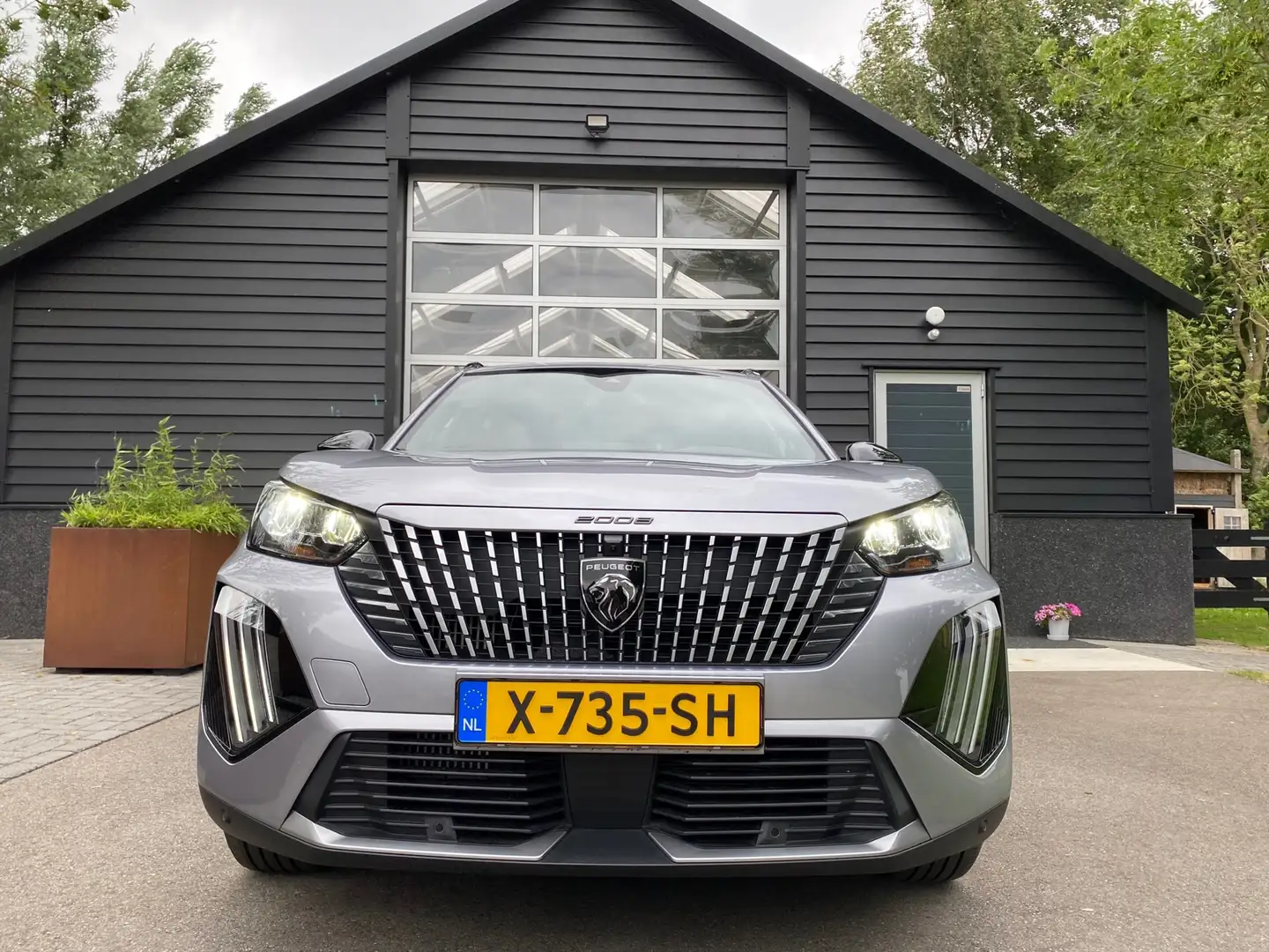 Peugeot 2008 1.2 PureTech 130 Allure 1e Eig. BTW-Auto ! Nieuw M Grau - 2