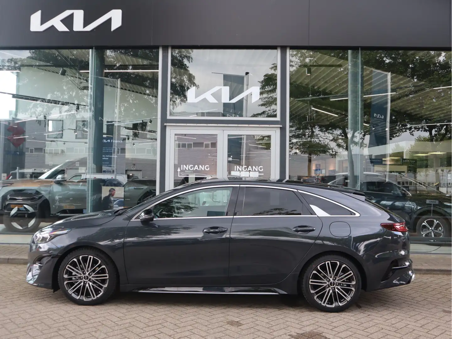 Kia ProCeed / pro_cee'd 1.5 T-GDi GT-PlusLine Automaat DCT7 ECC Cr.Control Zwart - 2