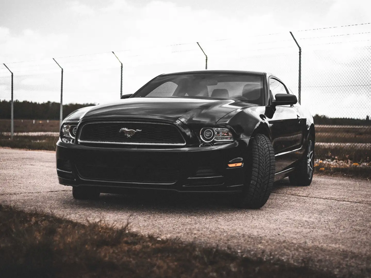 Ford Mustang 2013 V6 Schwarz - 1