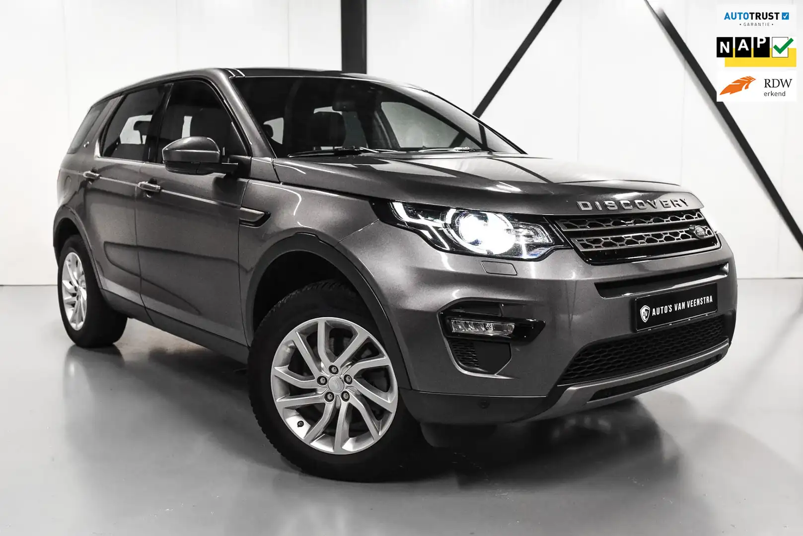 Land Rover Discovery Sport 2.0 TD4 HSE Luxury | PANO | Leer | NAP | Alle opti Gris - 1