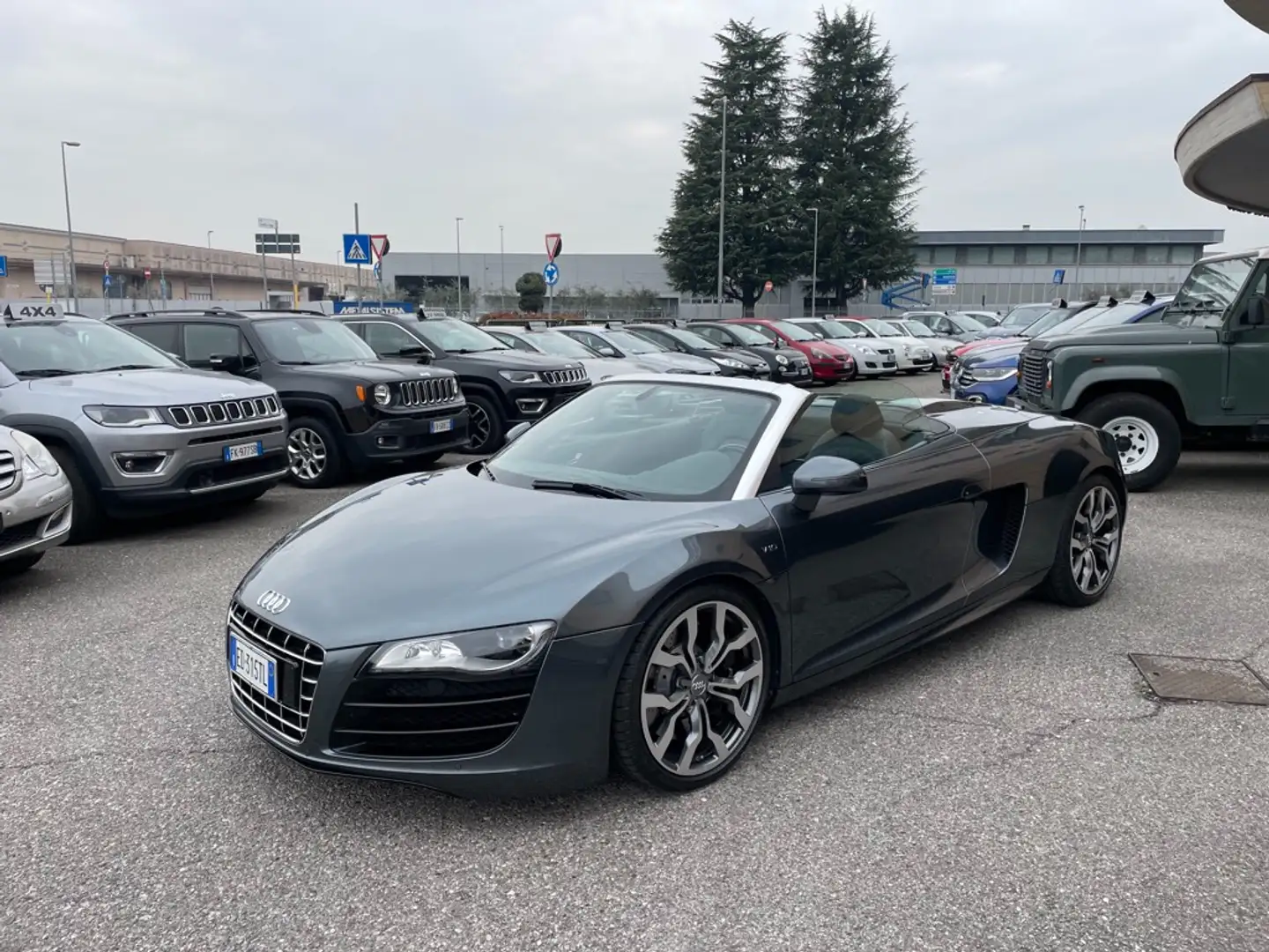 Audi R8 Spyder 5.2 V10 quattro r-tronic 1 OWNER SOLO KM37K Gris - 1