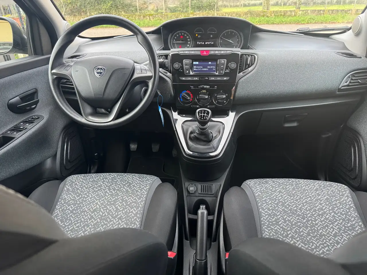 Lancia Ypsilon 2022 — фото 11