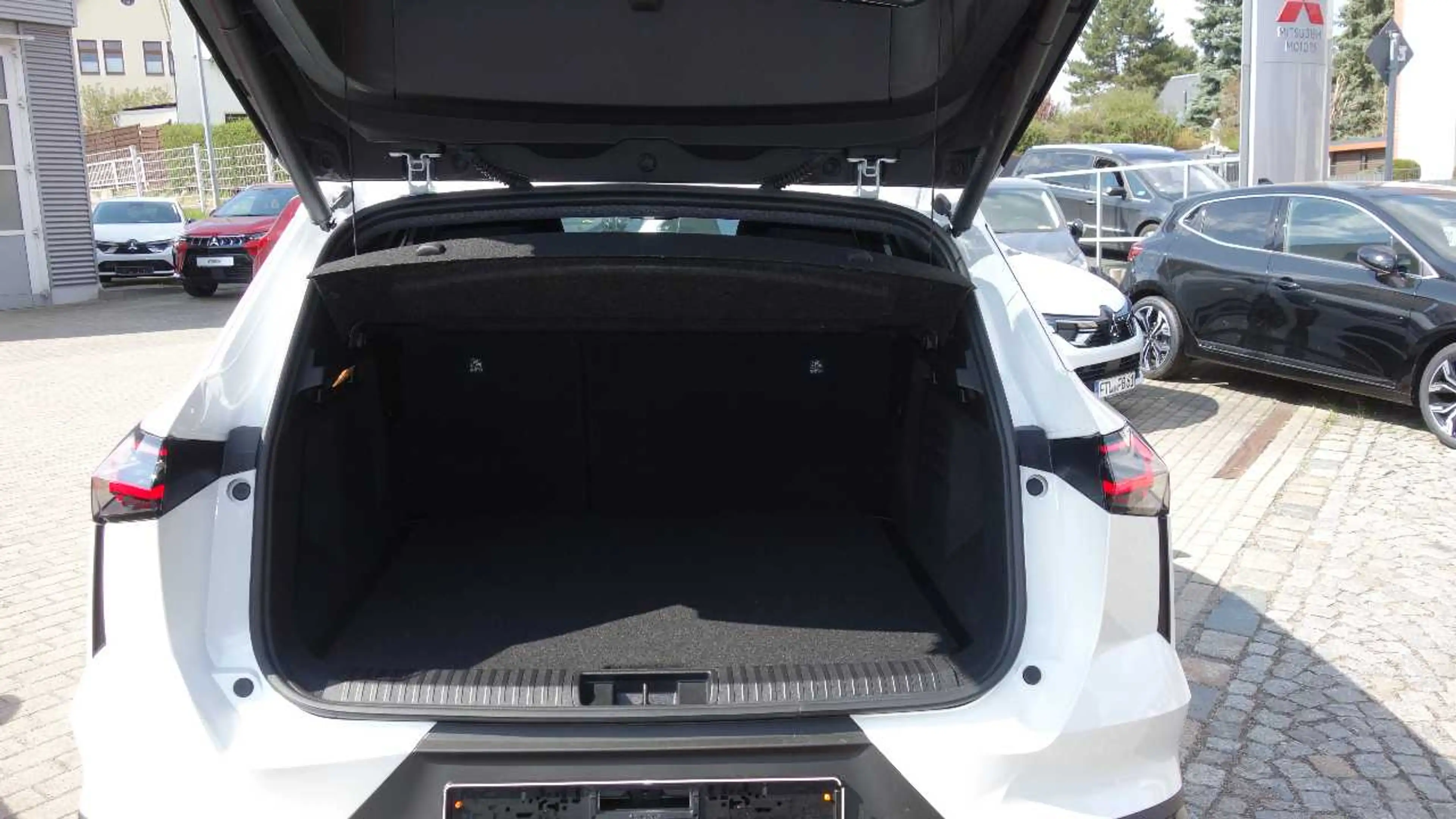 Mitsubishi Grandis Intro Edition 1.3 T elektr.Heckklappe — photo 9