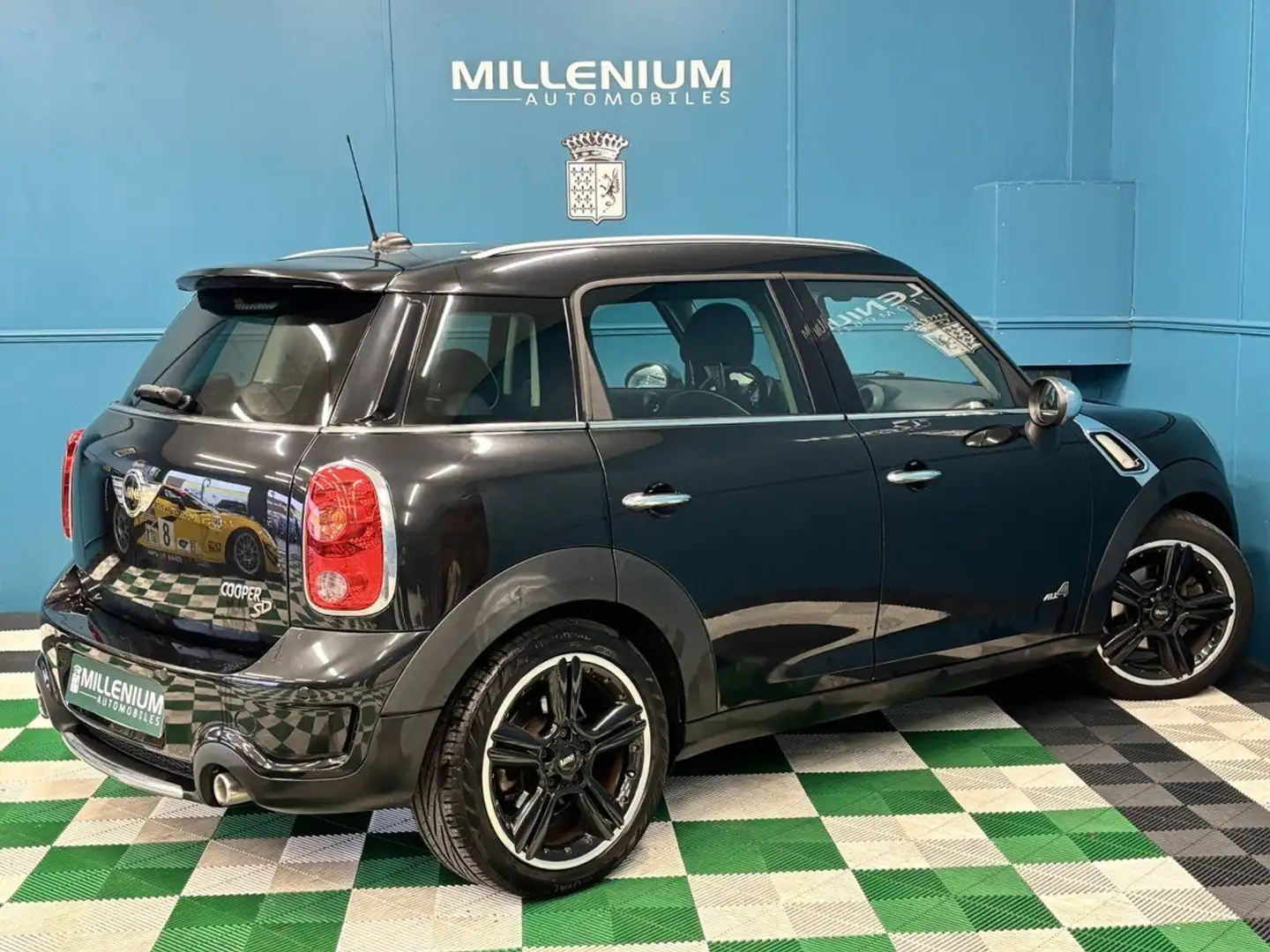 MINI Cooper Countryman COOPER SD 143CH BVA Schwarz - 2