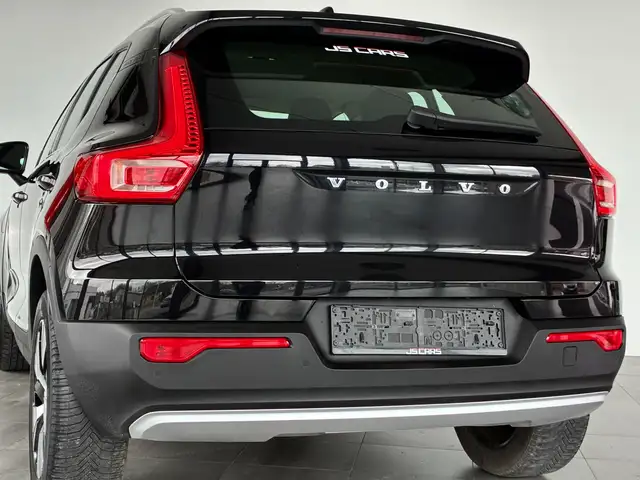 Volvo XC40 view 12