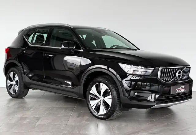 Volvo XC40 view 8