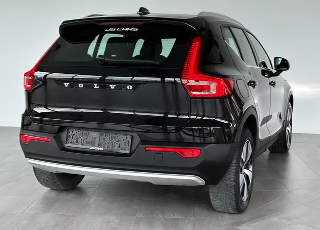 Volvo XC40 view 15