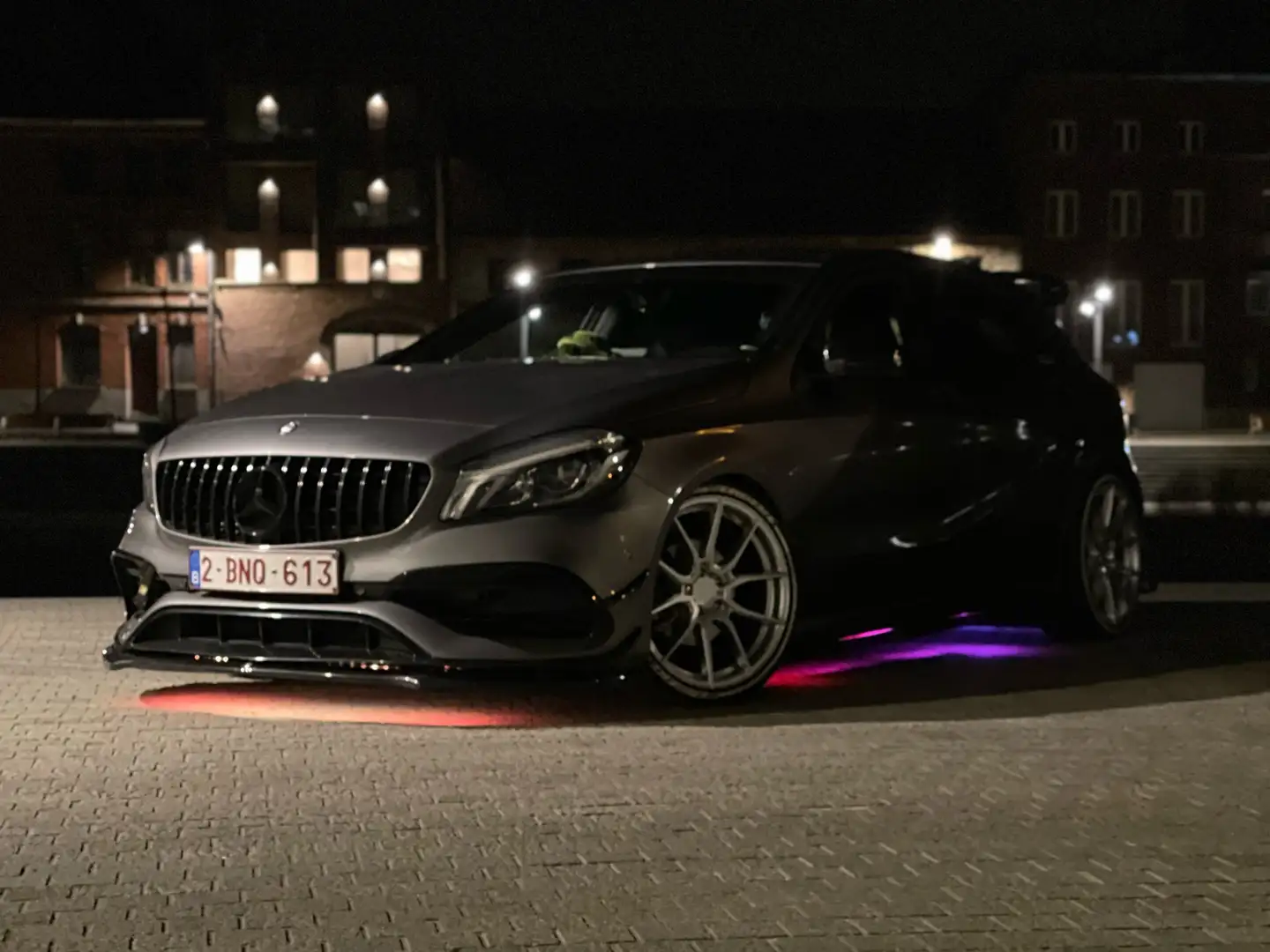 Mercedes-Benz A 180 7G-DCT AMG Line - 2