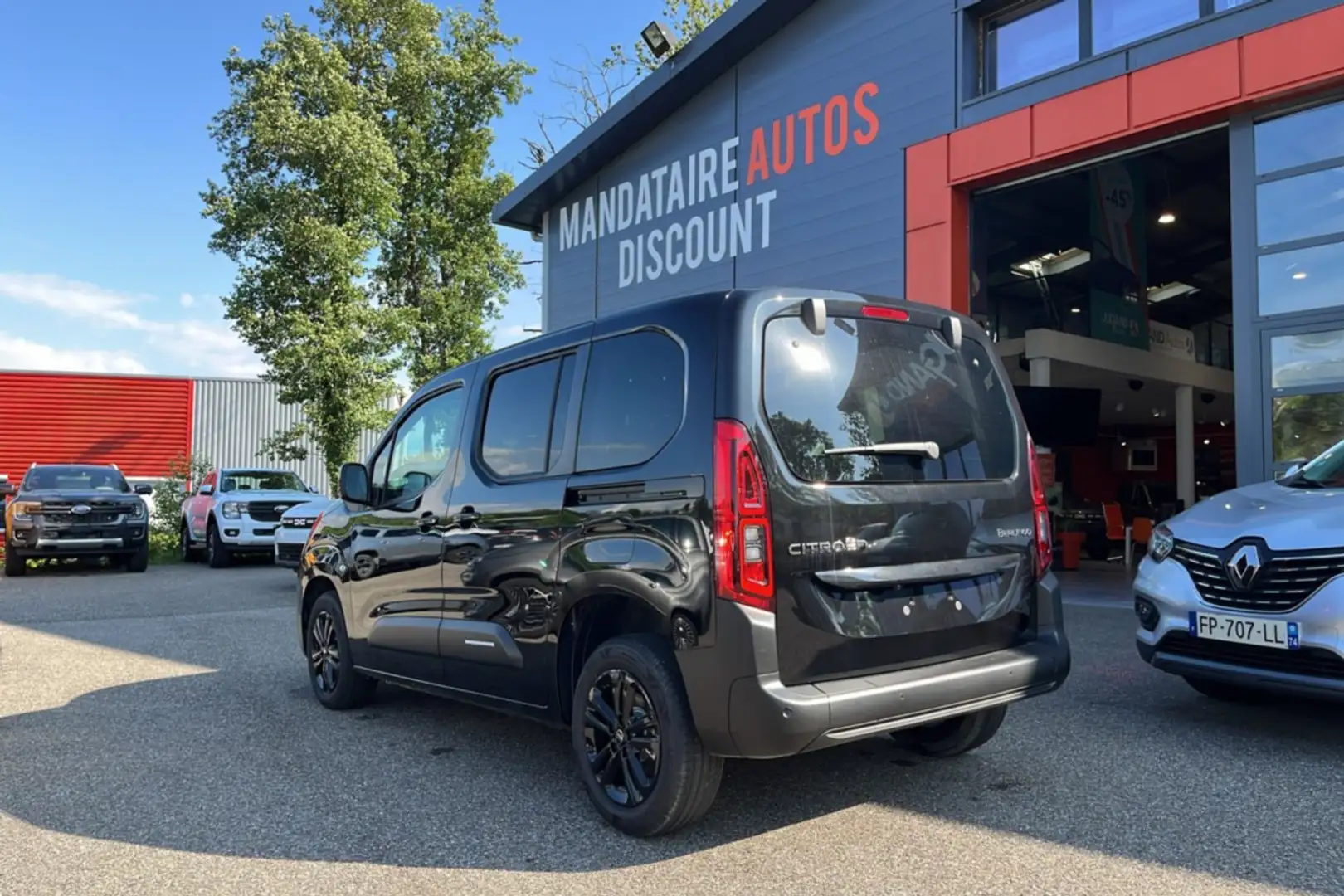 Citroen Berlingo HDI 130 EAT8 PLUS 0 MALUS Negru - 2