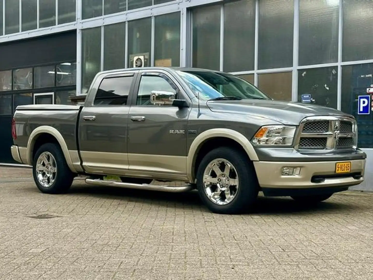 Dodge RAM 1500 5.7 V8 Crew Cab 5'7 - 2