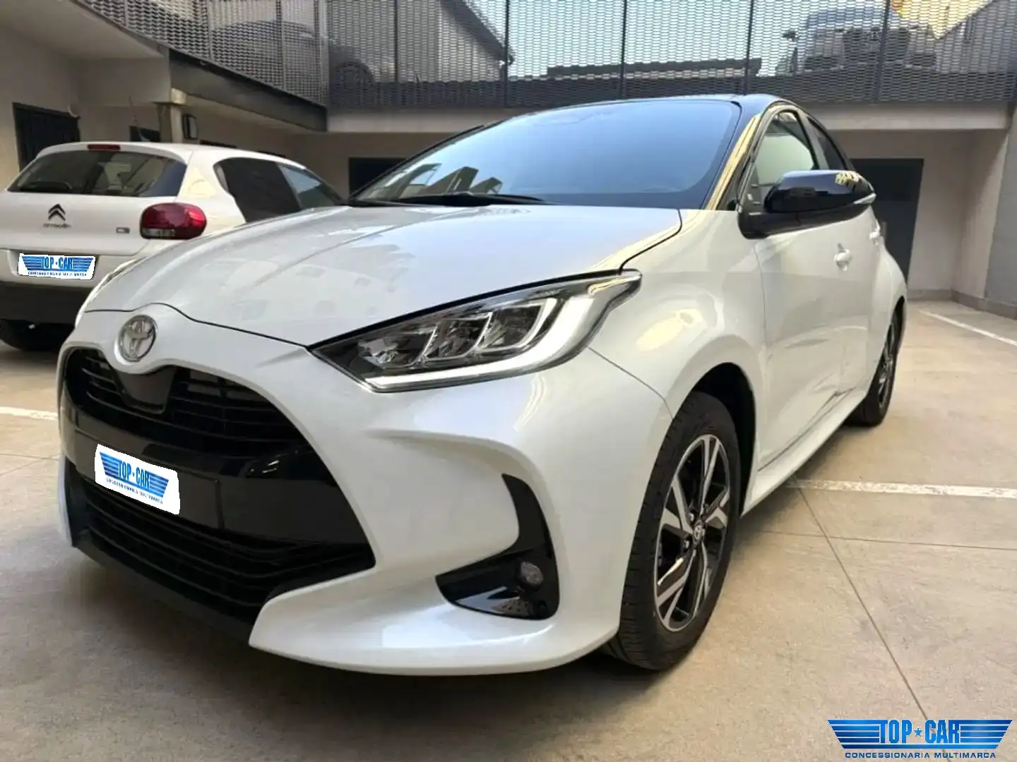 Toyota Yaris 1.5 VVT iE Hybrid Trend Pack 116CV TELECAMERA POST Bianco - 1