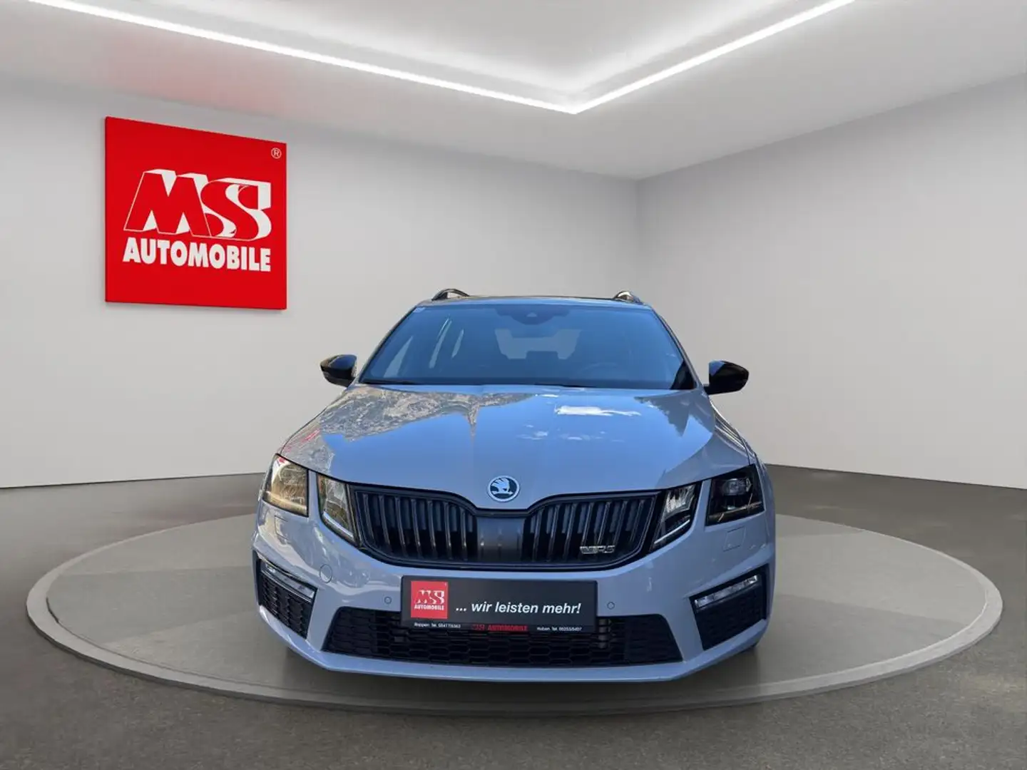 Skoda Octavia RS 4x4 STHZG*AHK*PANO Grau - 2