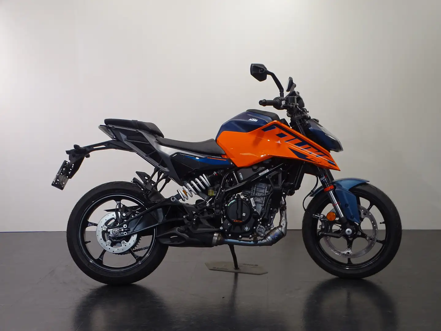 KTM 125 Duke Oranje - 1