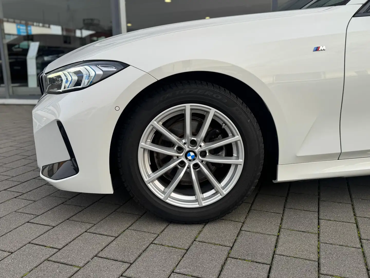 BMW 320 i Tour M Sportpak LCI°AdLED°ACC Prof°HUP°18 Blanc - 2