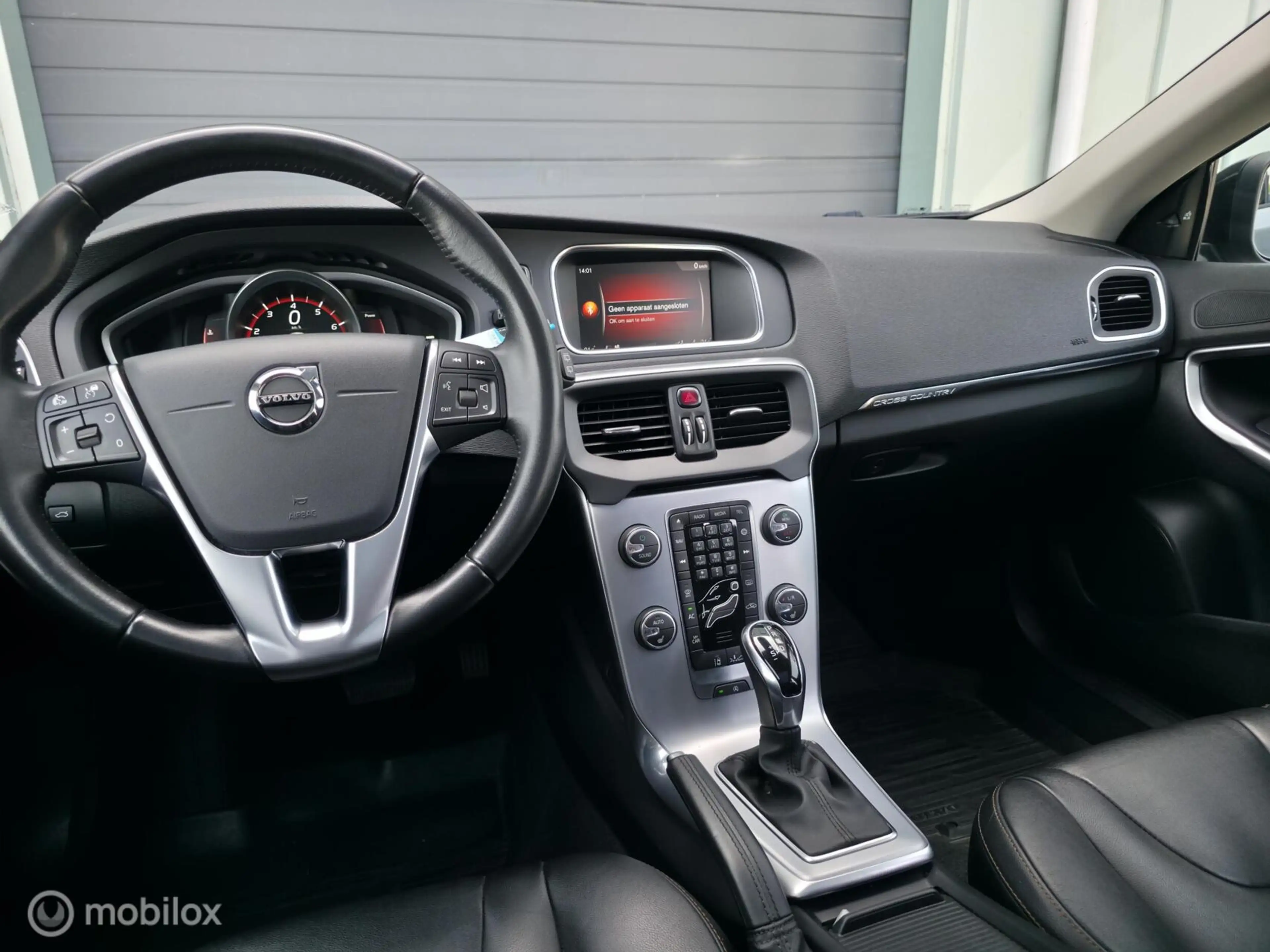 Volvo V40 Cross Country 1.5 T3 Polar+ Luxury — photo 22