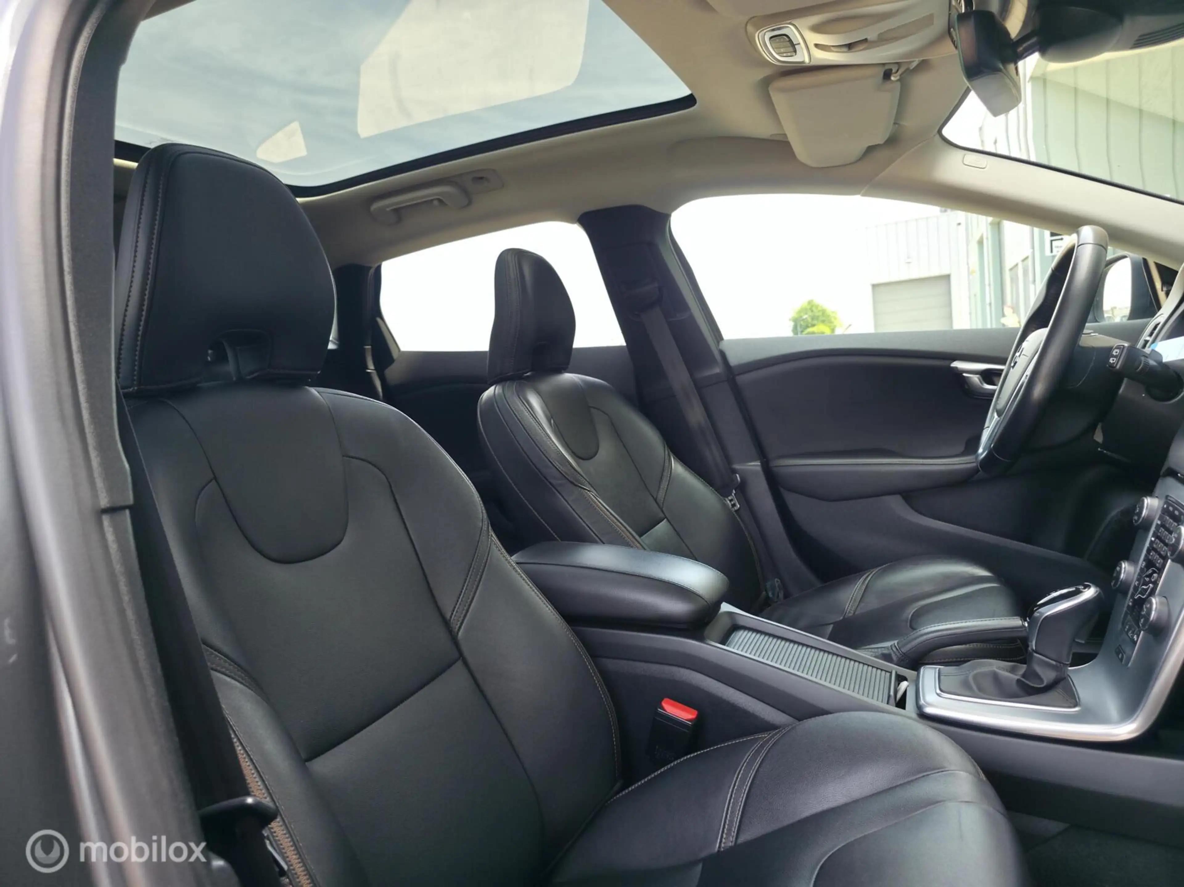 Volvo V40 Cross Country 1.5 T3 Polar+ Luxury — photo 9