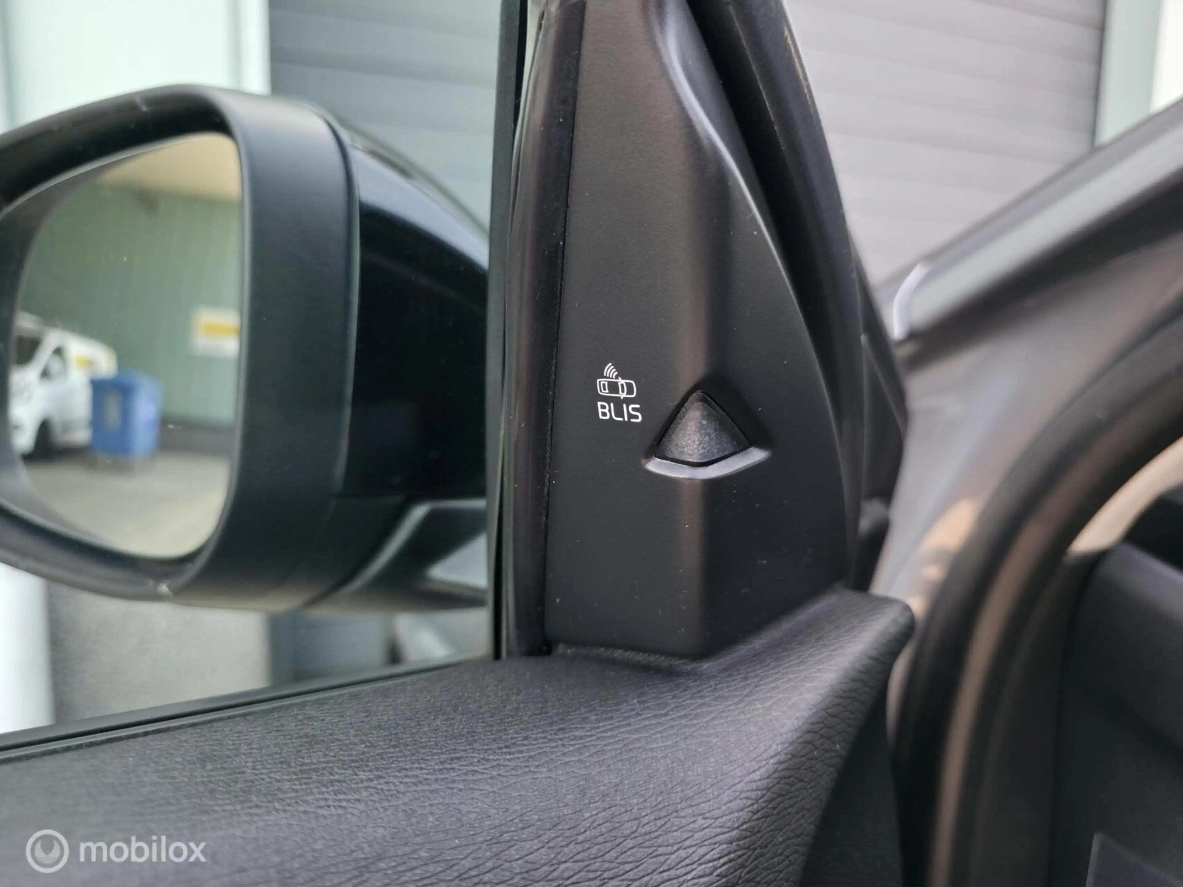 Volvo V40 Cross Country 1.5 T3 Polar+ Luxury — photo 17