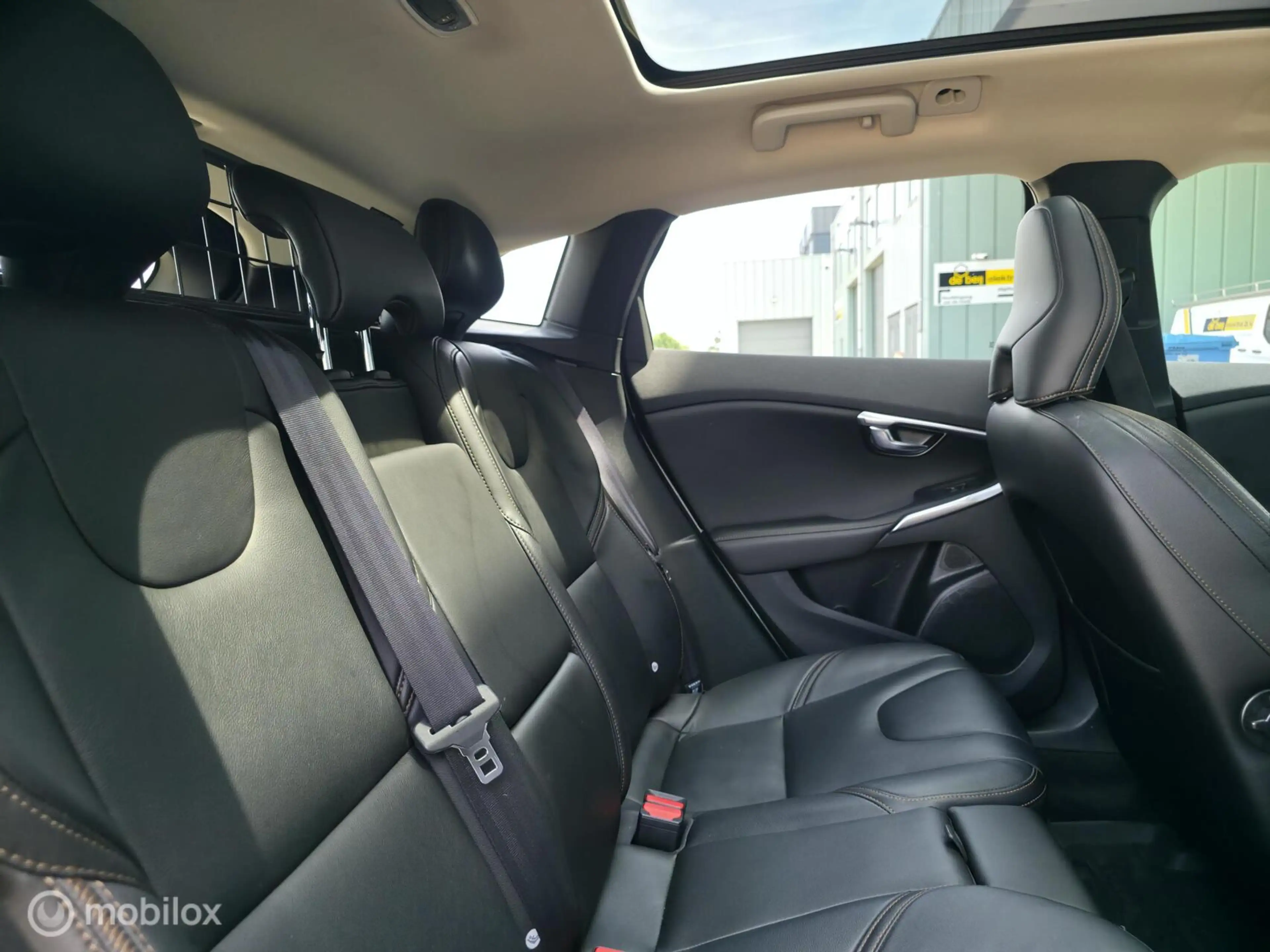 Volvo V40 Cross Country 1.5 T3 Polar+ Luxury — photo 12