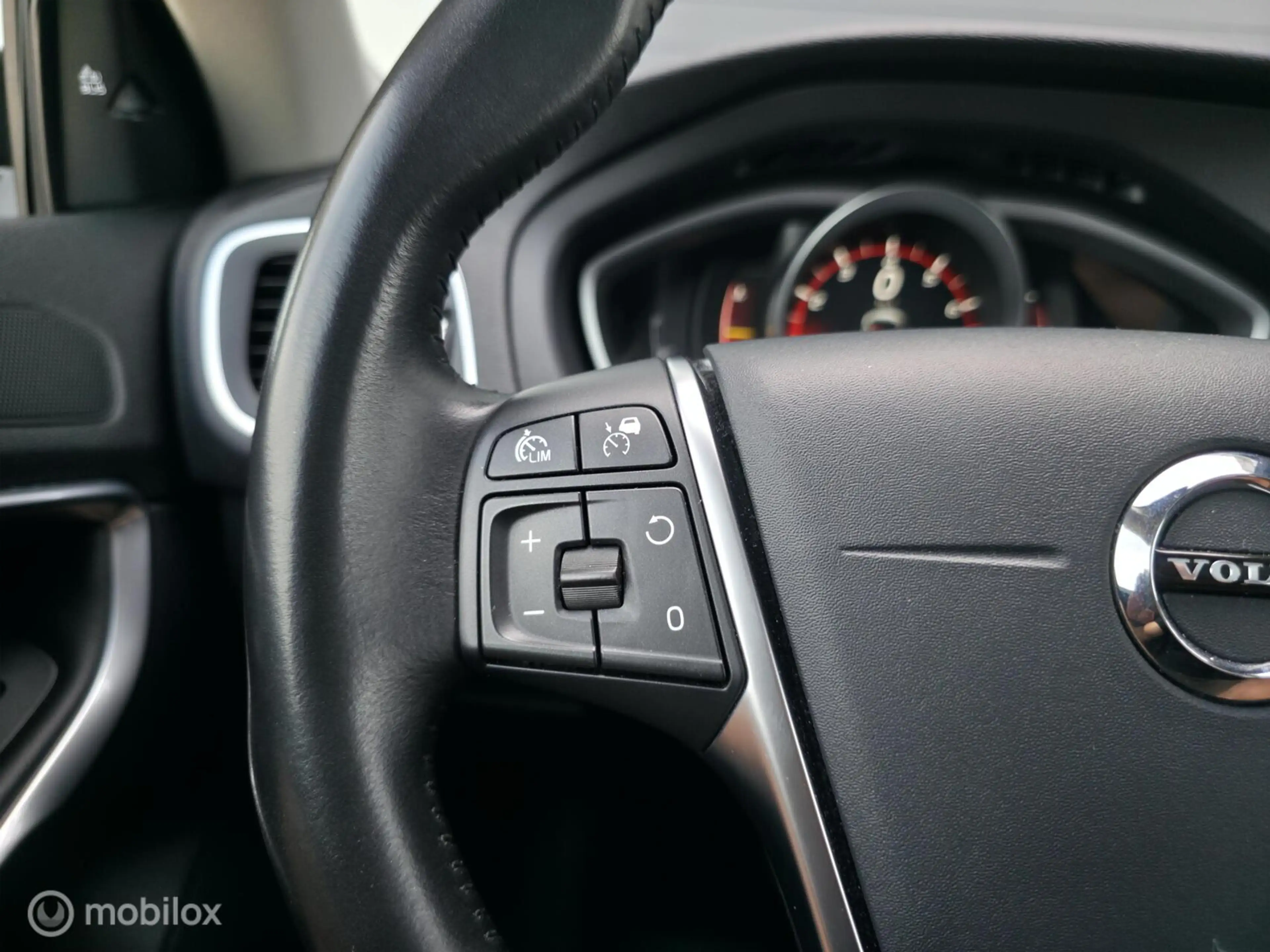 Volvo V40 Cross Country 1.5 T3 Polar+ Luxury — photo 19