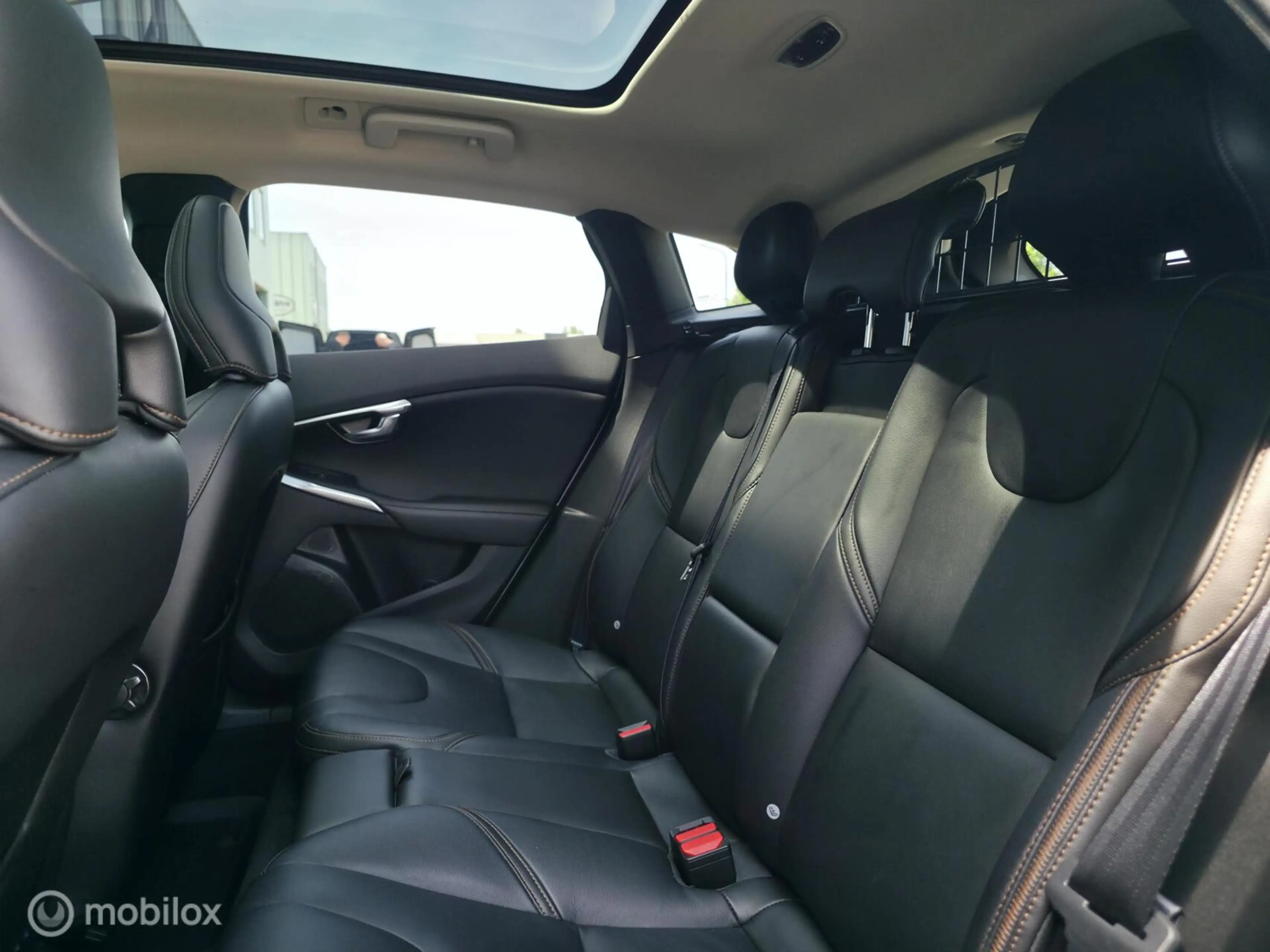 Volvo V40 Cross Country 1.5 T3 Polar+ Luxury — photo 14