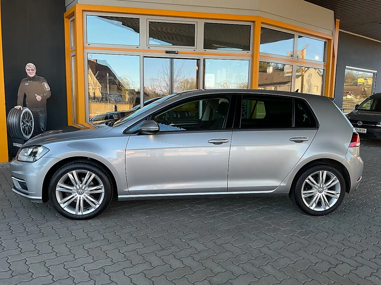 Volkswagen Golf R abbit 40 1,0 TSI**VIRTUAL*KAMERA*ACC*SHZ** Grau - 2
