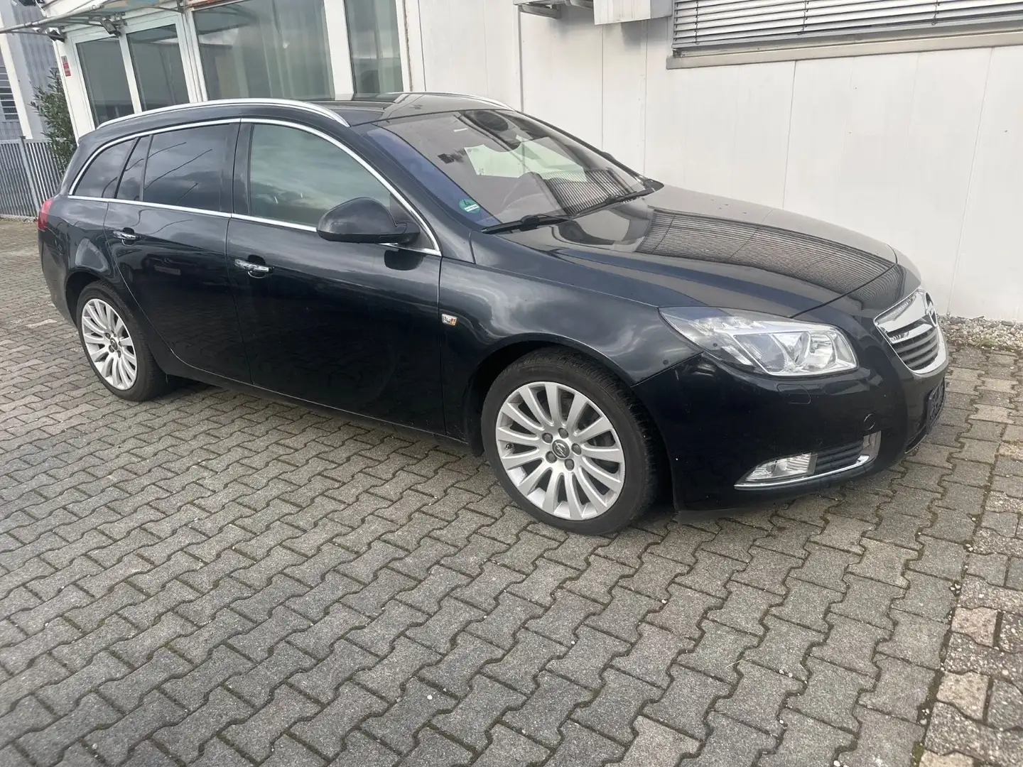 Opel Insignia Sports Tourer 2.0 BiT CDTI Sport AT 4x4 Schwarz - 1