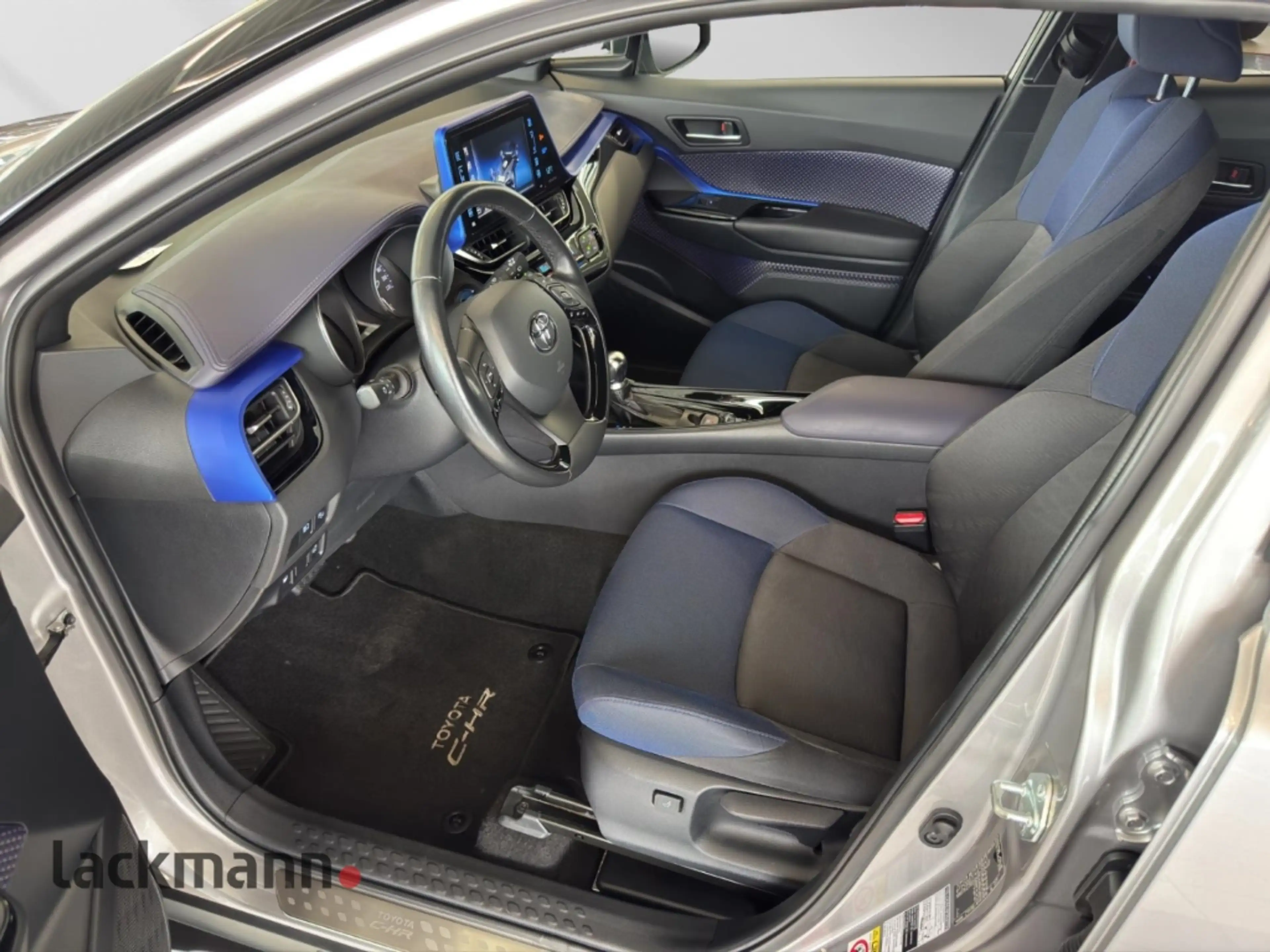 Toyota C-HR Hybrid Style Selection LED Standheizung Navi Parka — photo 9