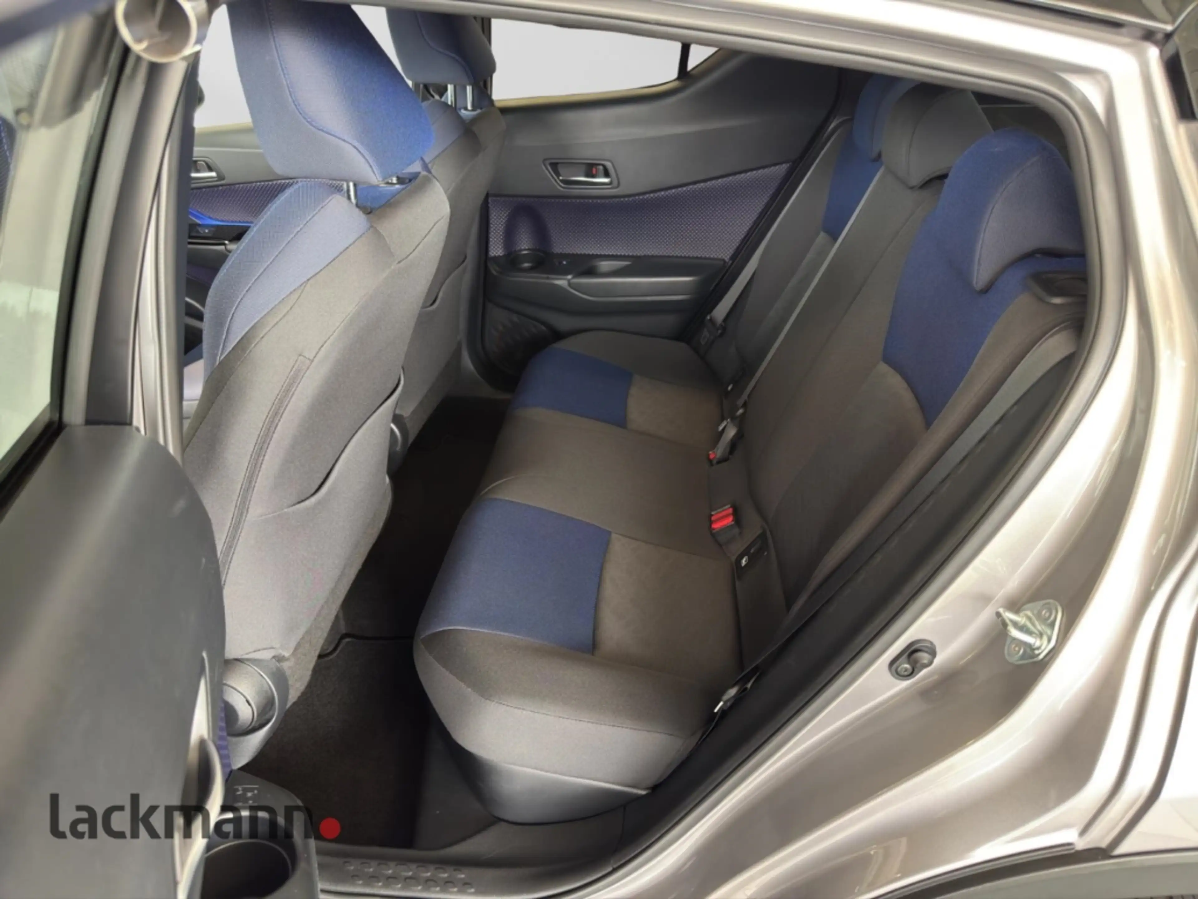 Toyota C-HR Hybrid Style Selection LED Standheizung Navi Parka — photo 10