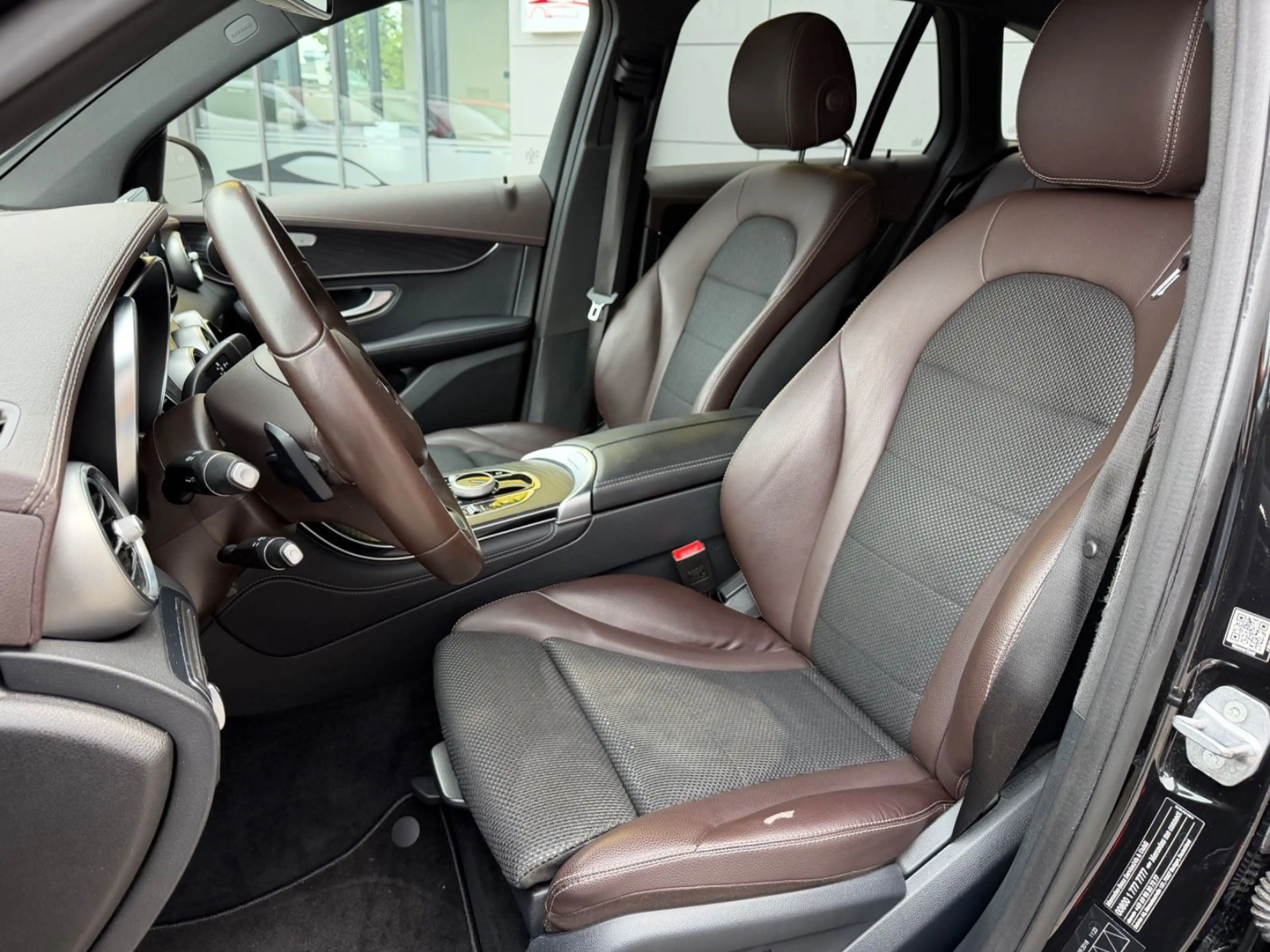 Mercedes-Benz GLC 220 d 4Matic/ALLRAD/NAVI/KAMERA/LEDER/LED — photo 13