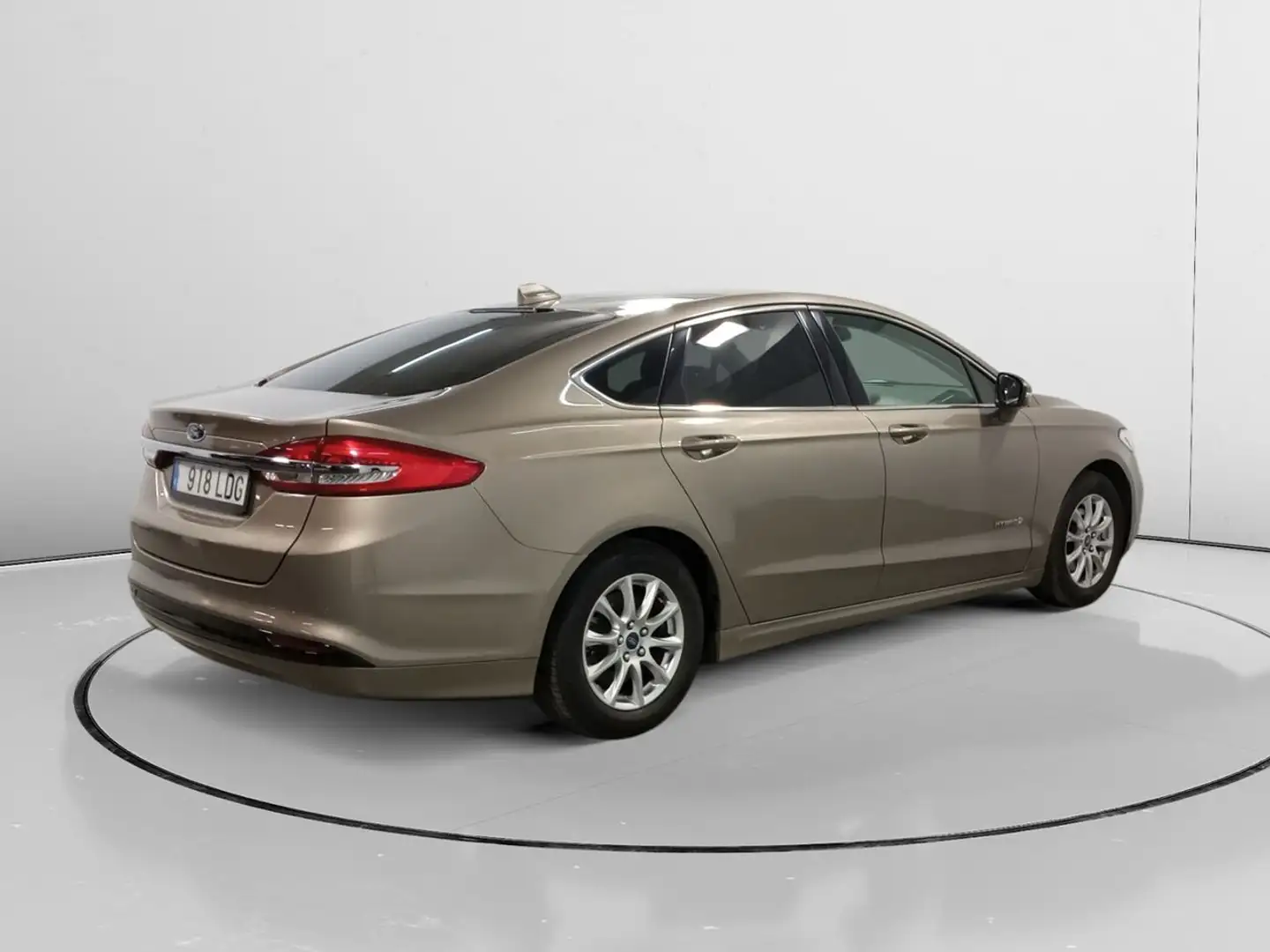 Ford Mondeo Sedán 2.0 HEV Titanium Beige - 2
