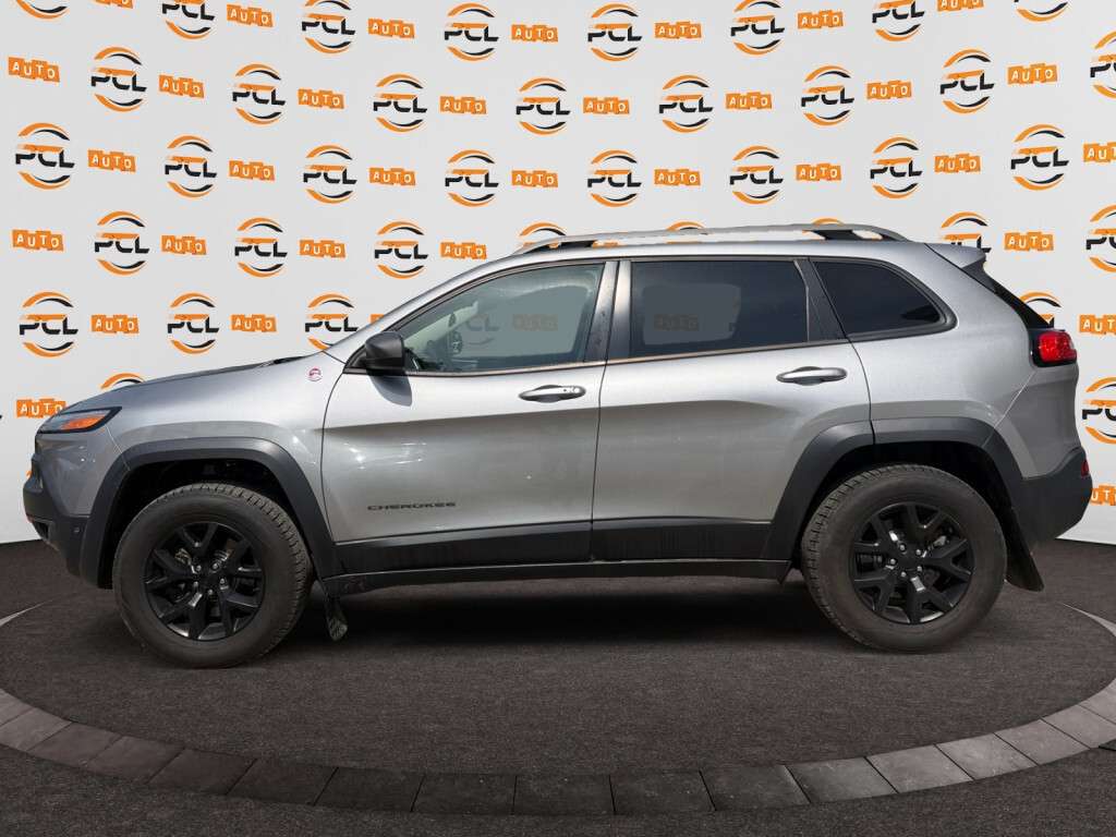 2015 Jeep Cherokee Trailhawk 4dr 4x4 Automatic — снимка 1
