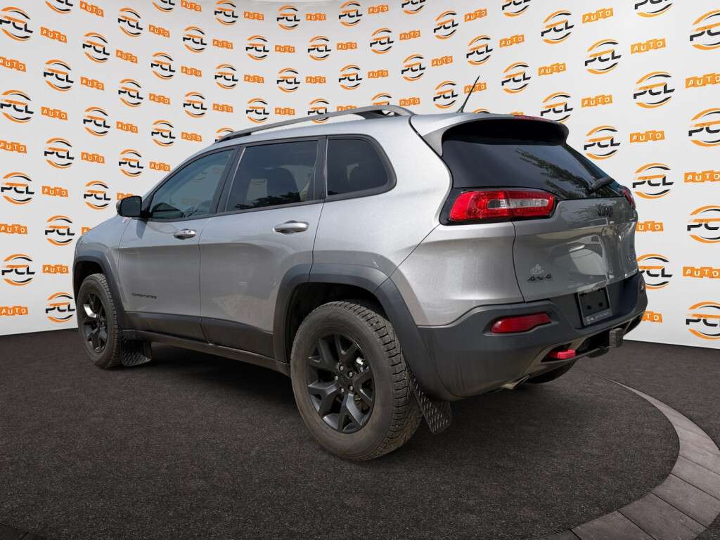 2015 Jeep Cherokee Trailhawk 4dr 4x4 Automatic — снимка 1