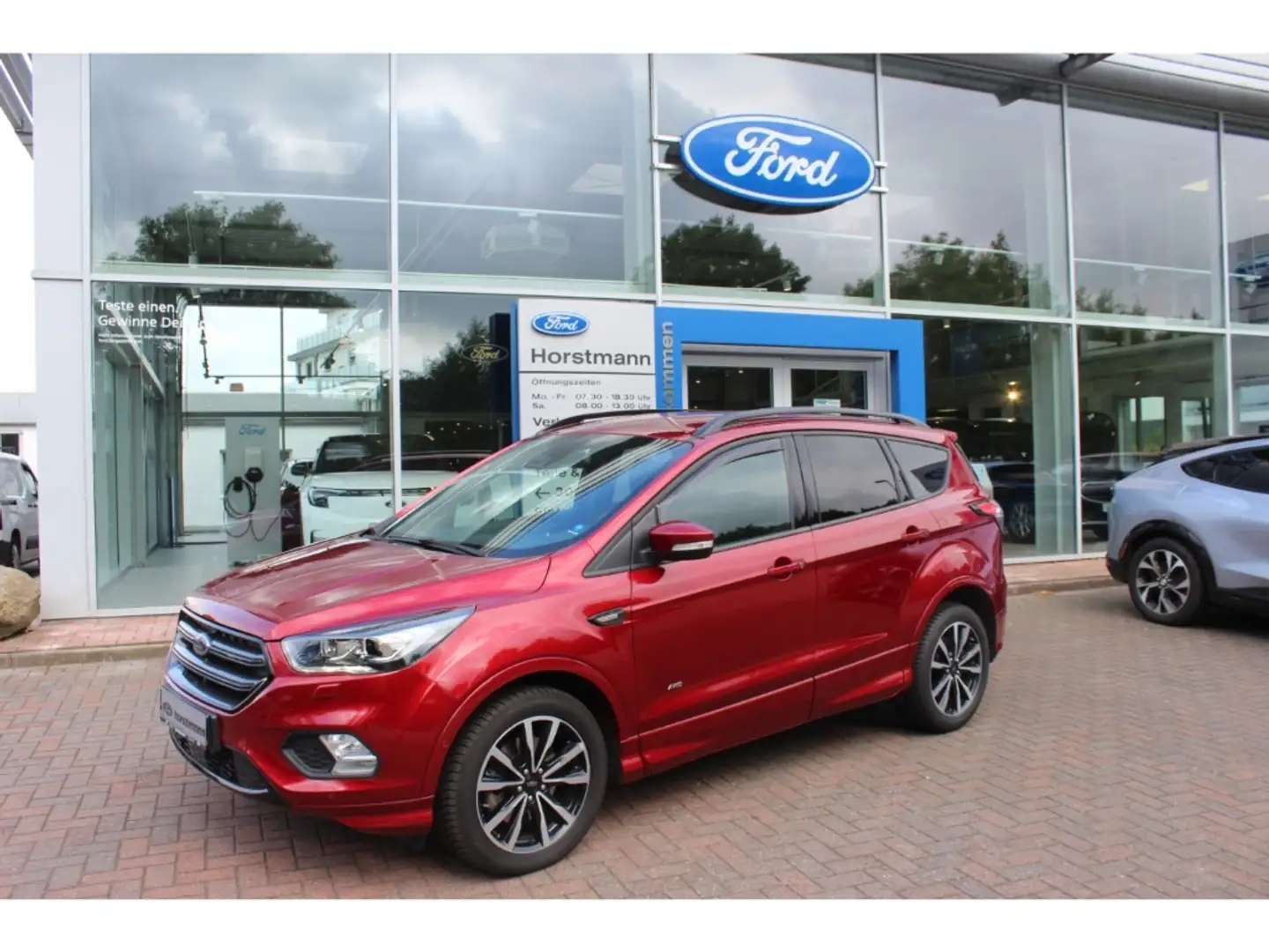 Ford Kuga ST-LINE AUTOMATIK ALLRAD, AHK, ACC, NAVI, XENON, R Rood - 1
