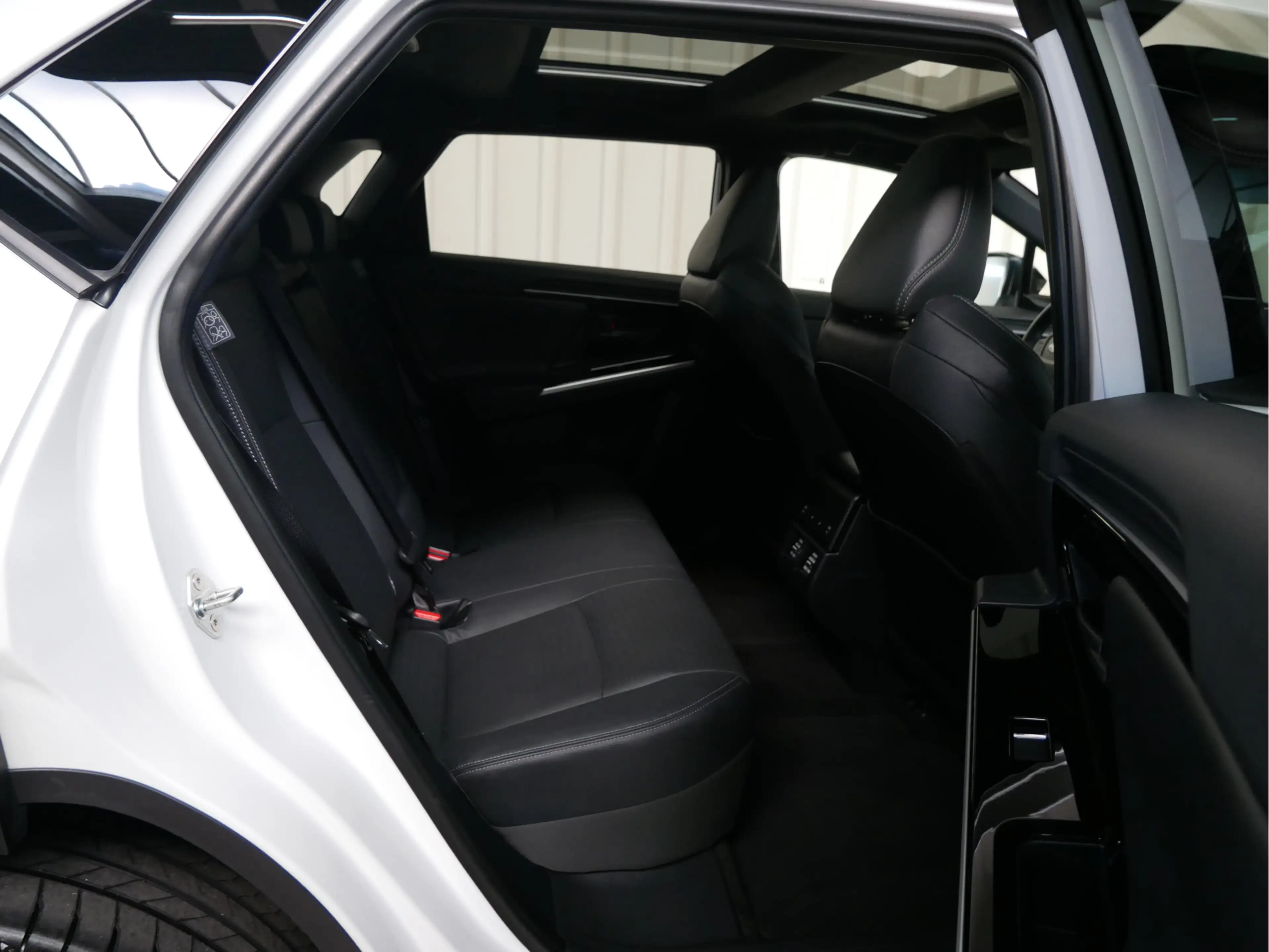 Subaru Solterra Sky Package 71 kWh — photo 8