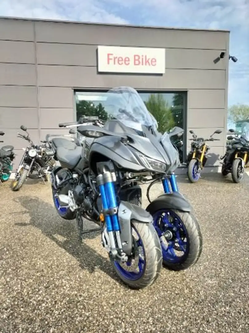 Yamaha Niken Šedá - 2