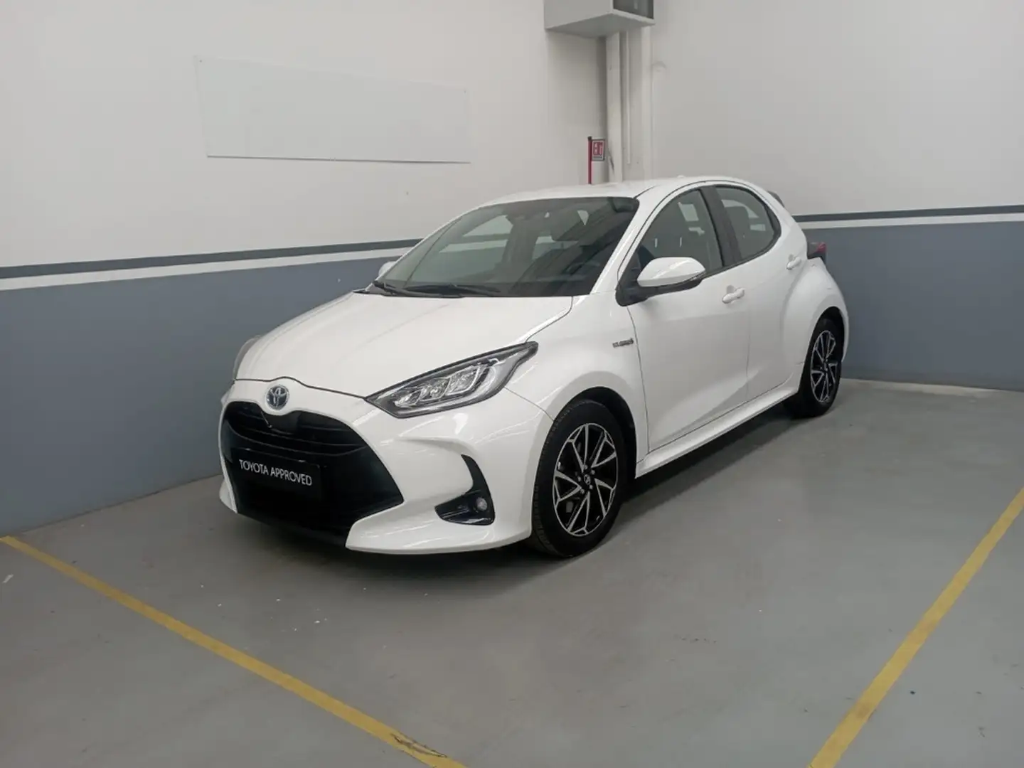 Toyota Yaris 1.5 Hybrid Trend Bianco - 1