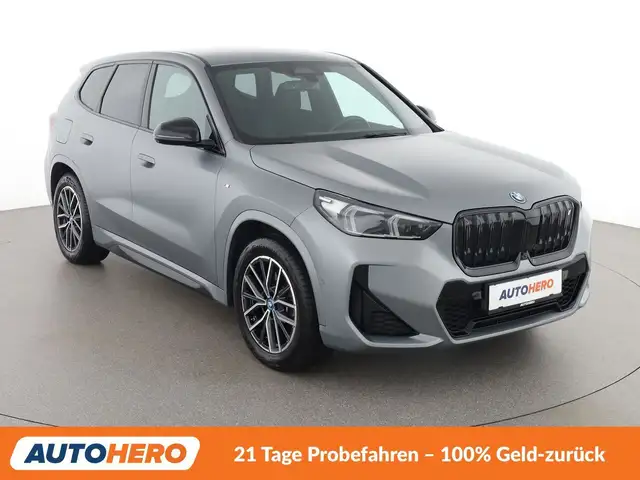 BMW Ix1 view 8