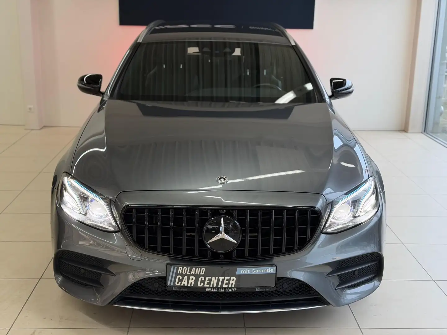 Mercedes-Benz E 400 T 4Matic AMG Burm AHK Distr Kam Ambi HUD Szary - 2