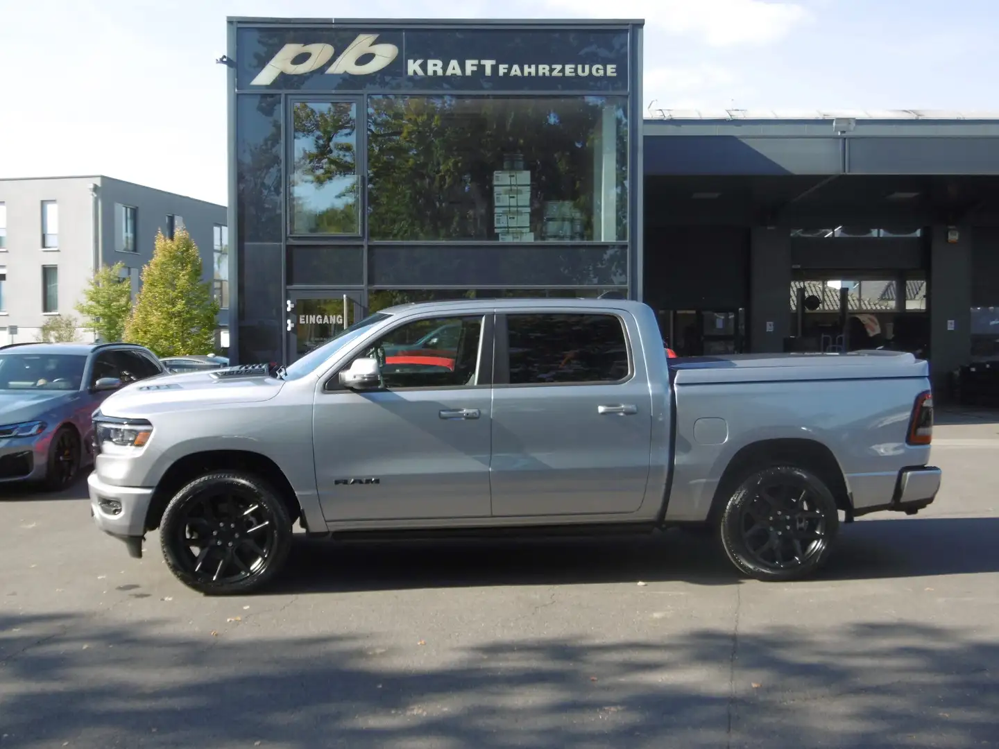 Dodge RAM 22" 4x Sitzh Sitzbel Vollleder UC5 Garantie Silber - 1