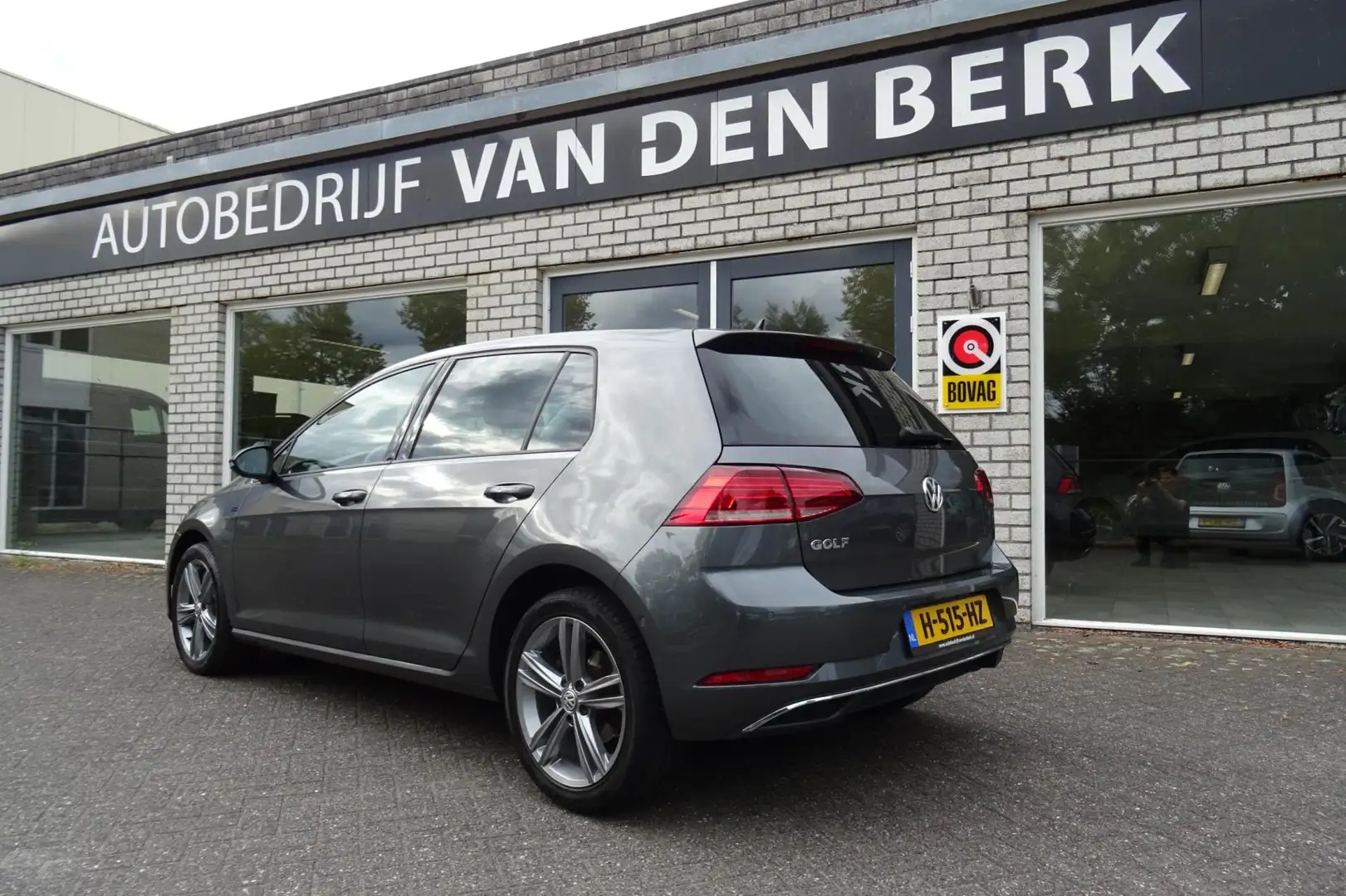 Volkswagen Golf 1.0 TSI DSG Comfortline Business Join Grijs - 2