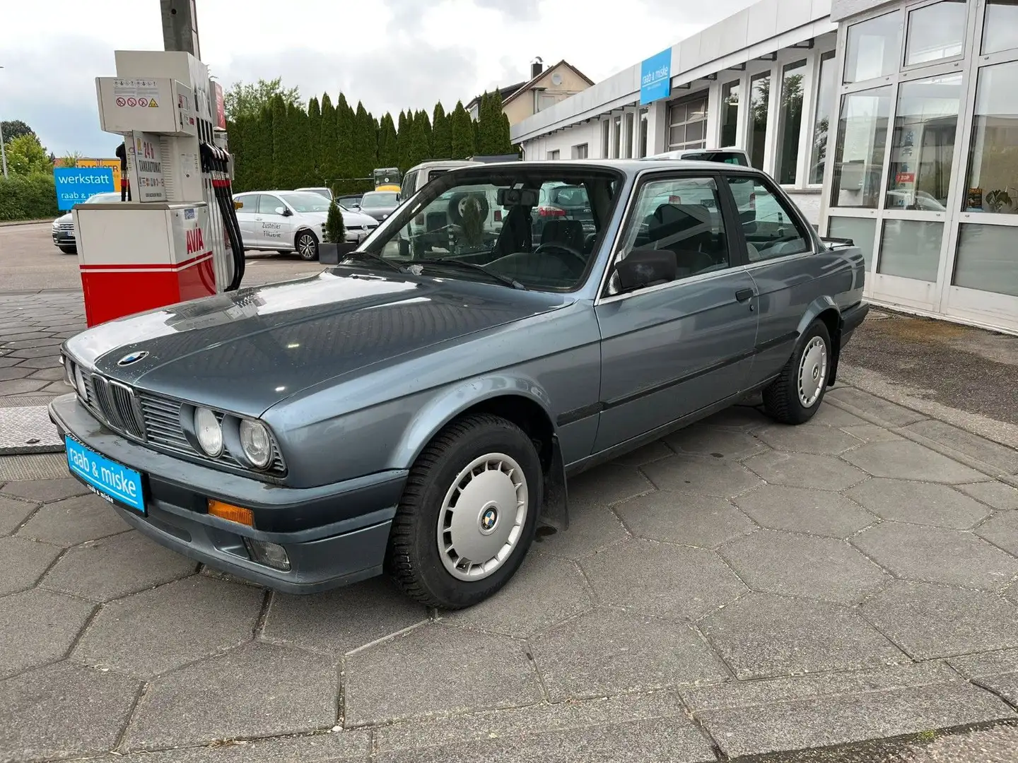 BMW 318 i Coupe Modrá - 2