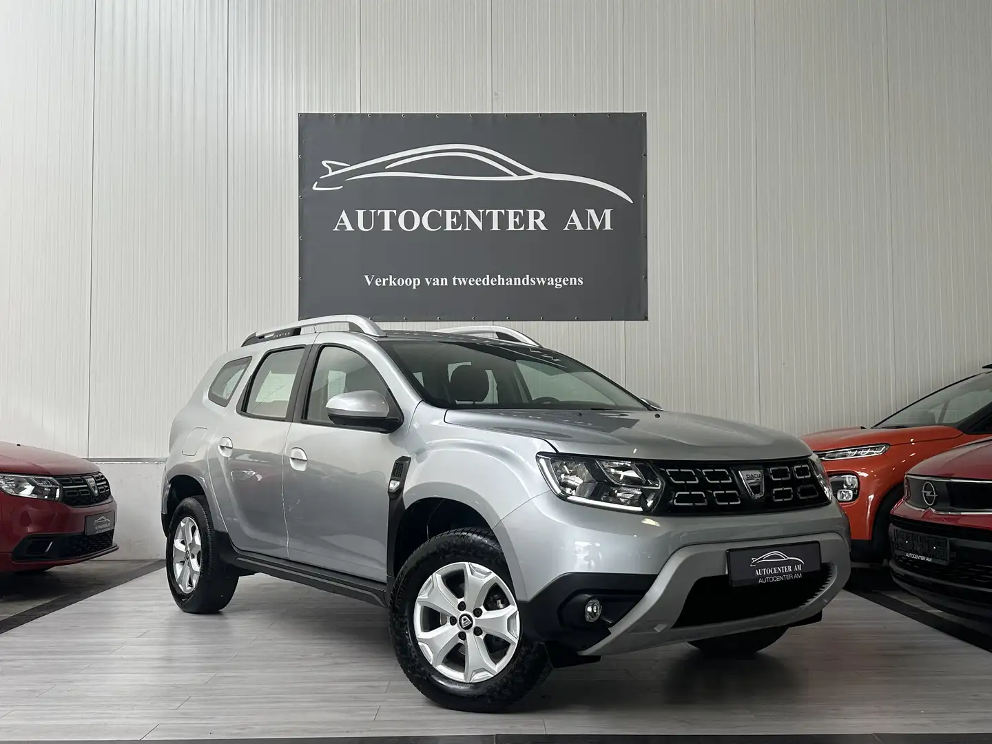 Dacia Duster TCe 100 2WD Liberty / Cruise / LED / NAVI Grey - 1