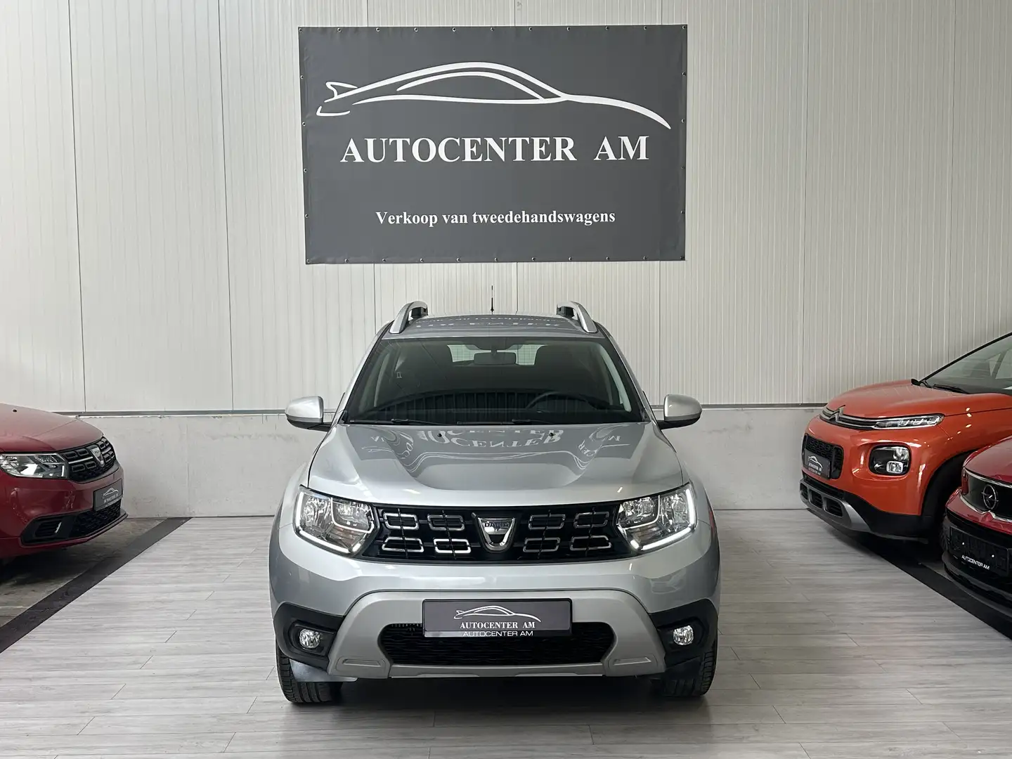 Dacia Duster TCe 100 2WD Liberty / Cruise / LED / NAVI Grey - 2