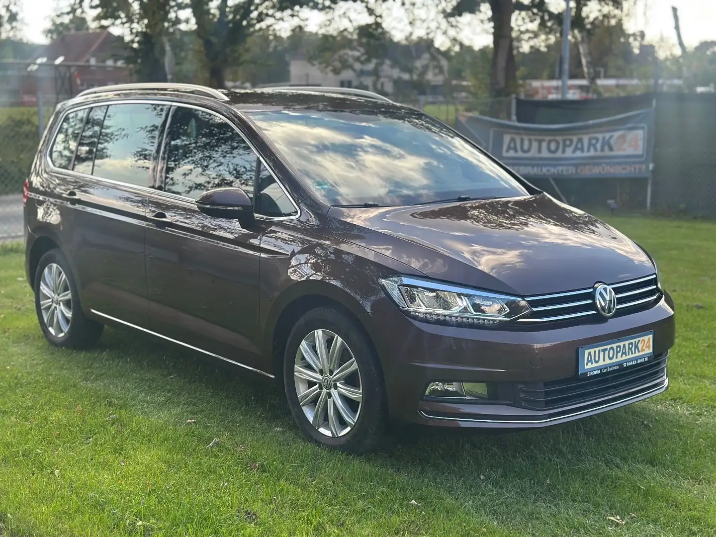 Volkswagen Touran Highline*1,4TSi*150PS*DSG*LED*AHK-SCHWENK Braun - 1