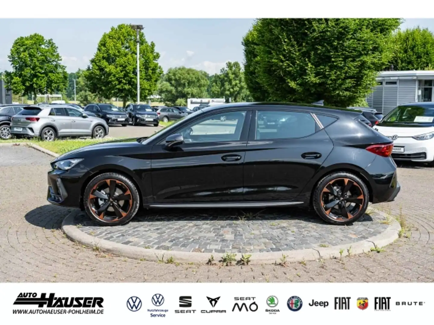 CUPRA Leon 1.5 eTSI DSG NAVI KAMERA ACC MATRIX-LED PDC FULL-L Schwarz - 2