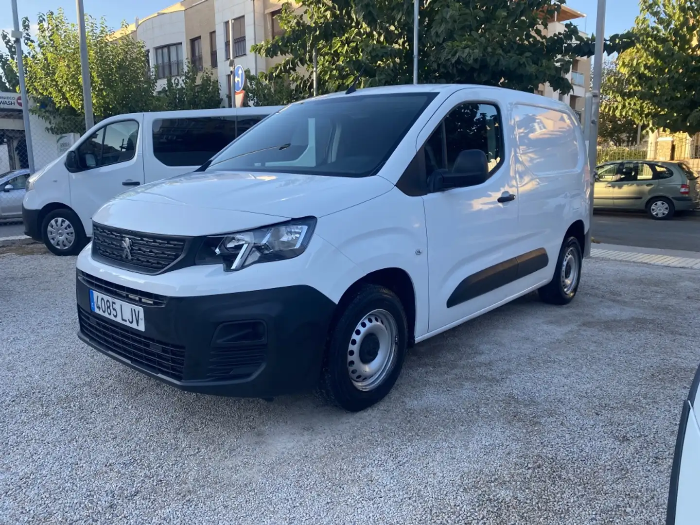 Peugeot Partner 1.5BlueHDI Pro Standard 1000kg 75 Blanc - 2