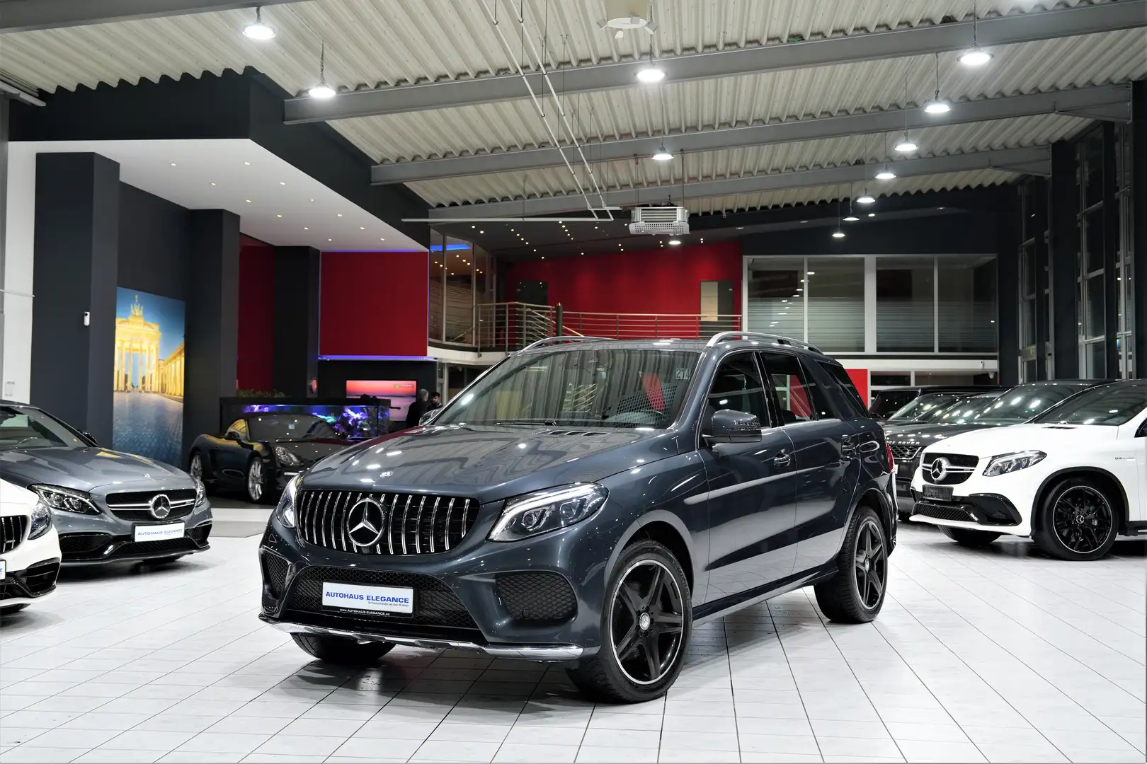 Mercedes-Benz GLE 250 d 4Matic*AMG-LINE*LEDER*LED*NAVI*20"LM* Сірий - 1